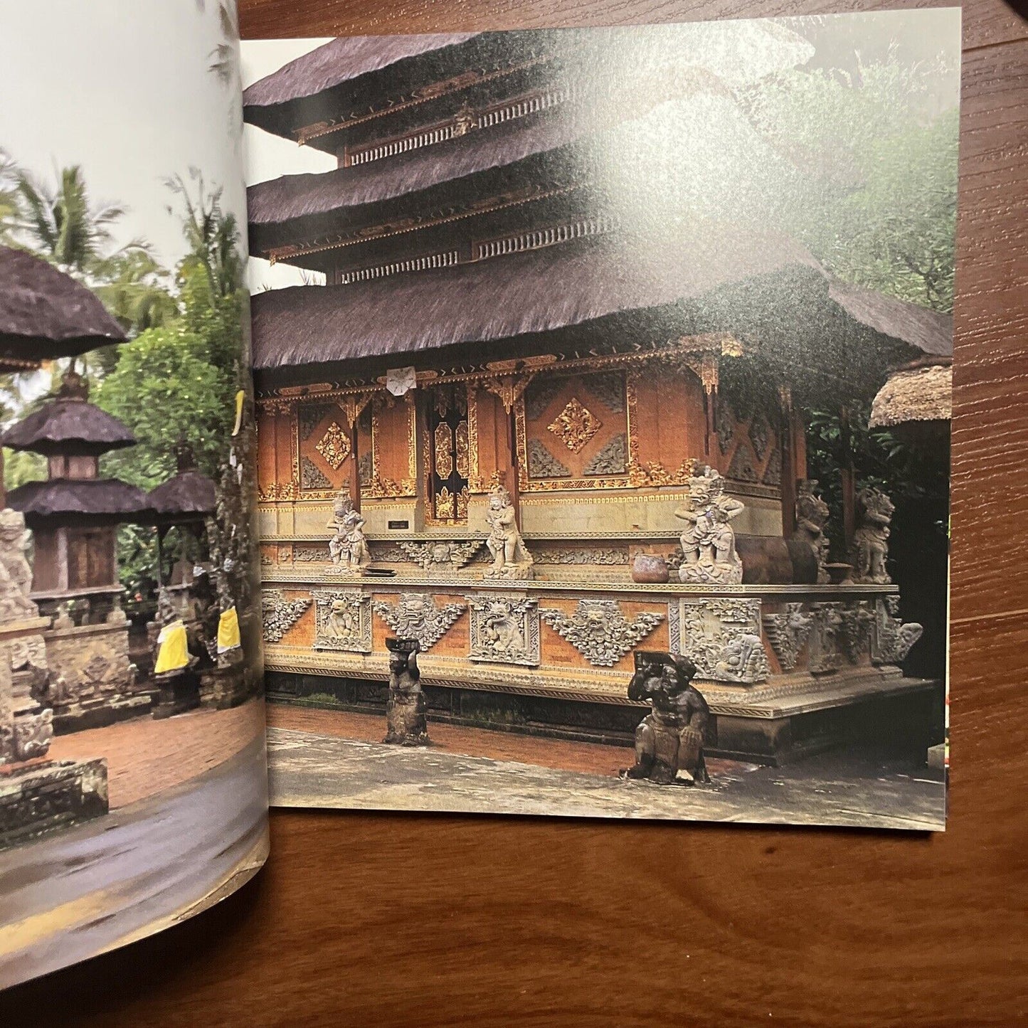 Architecture of Bali: A Sourcebook of Traditional & Modern Forms by Made Wijaya