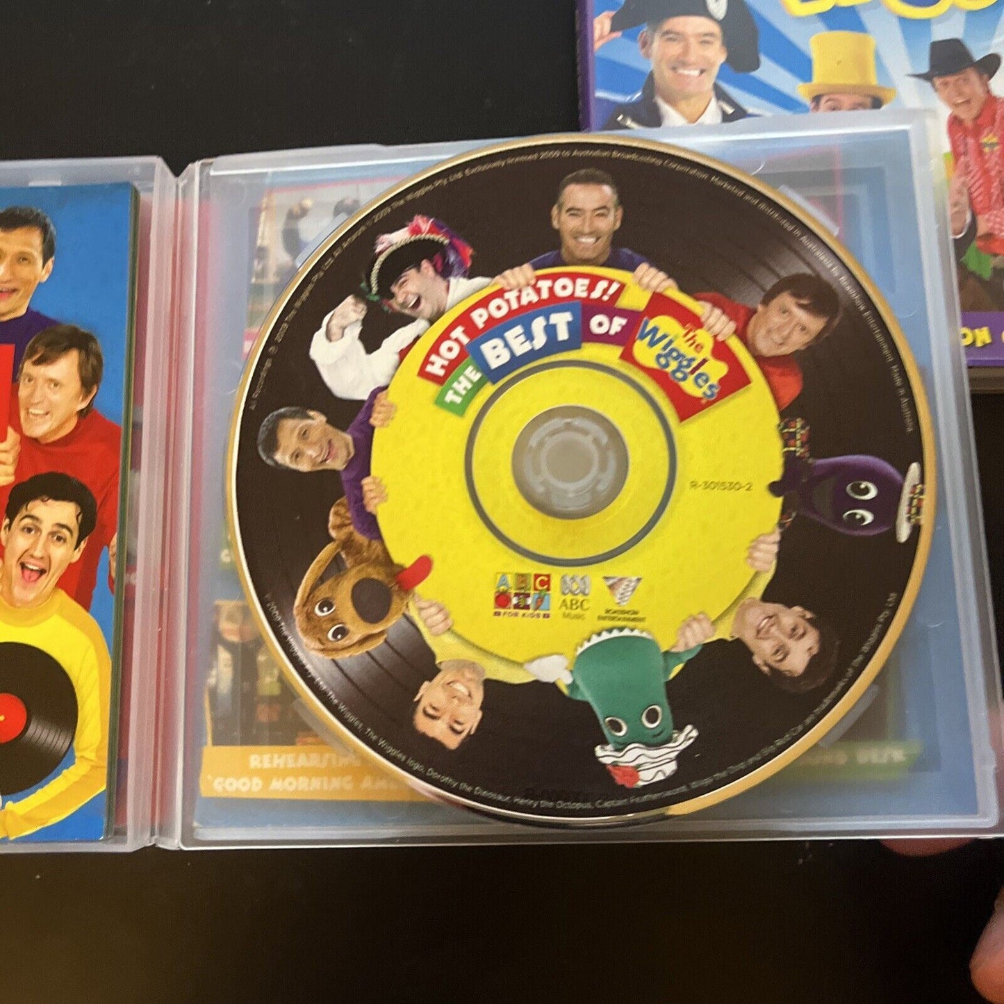 The Wiggles: Hot Potatoes! The Best of the Wiggles Sing-a-Song Of Wiggles (CD)