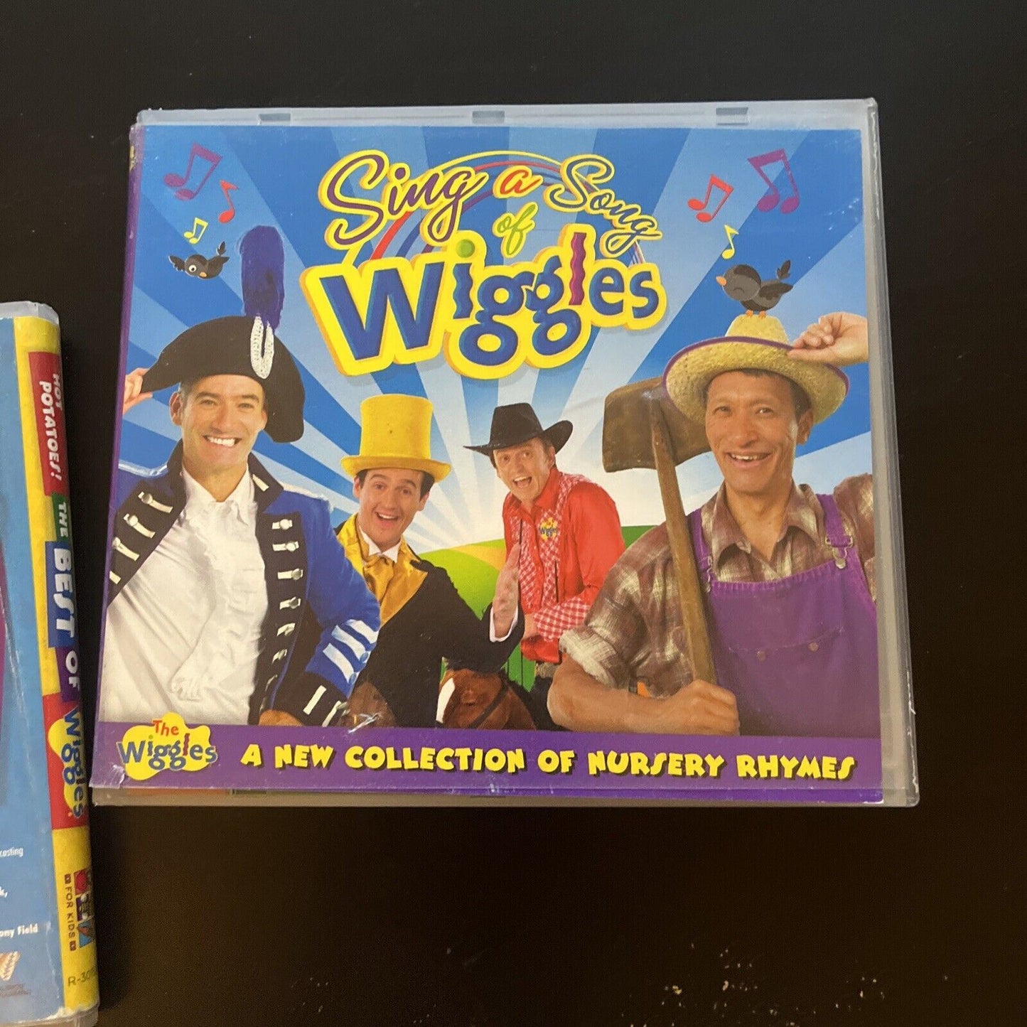 The Wiggles: Hot Potatoes! The Best of the Wiggles Sing-a-Song Of Wiggles (CD)