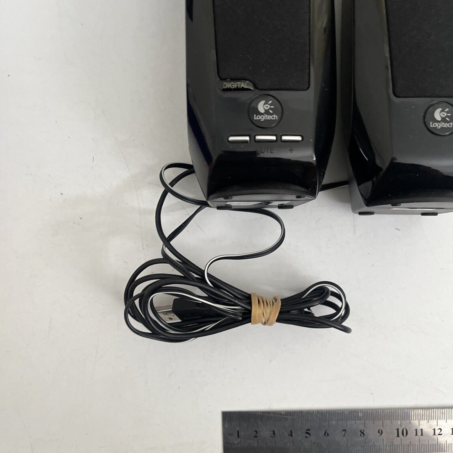 Logitech Z105 USB Digital Audio Powered Computer Laptop Speakers