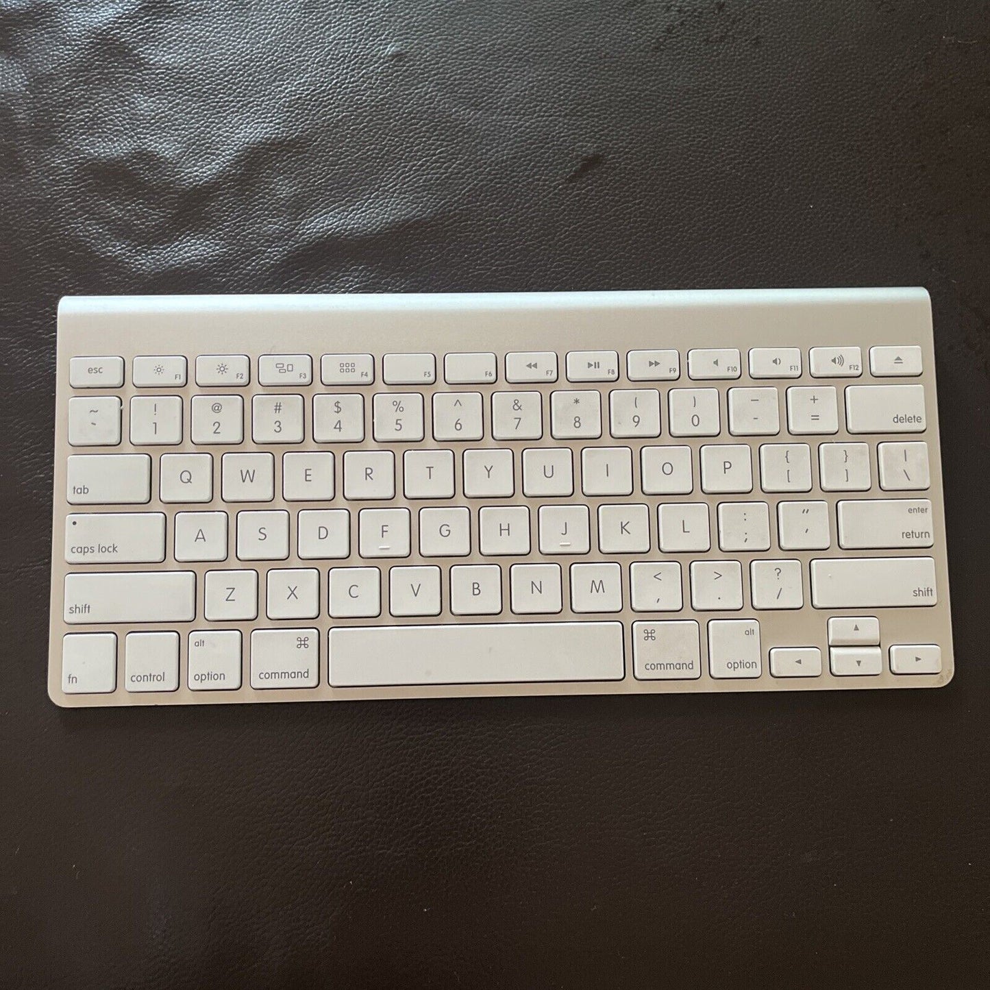 Apple A1314 Wireless Bluetooth Keyboard