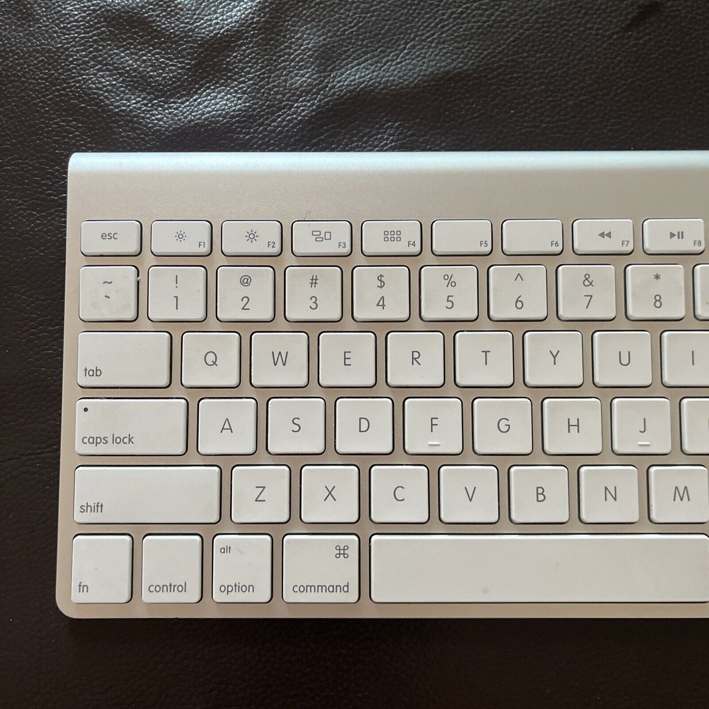 Apple A1314 Wireless Bluetooth Keyboard