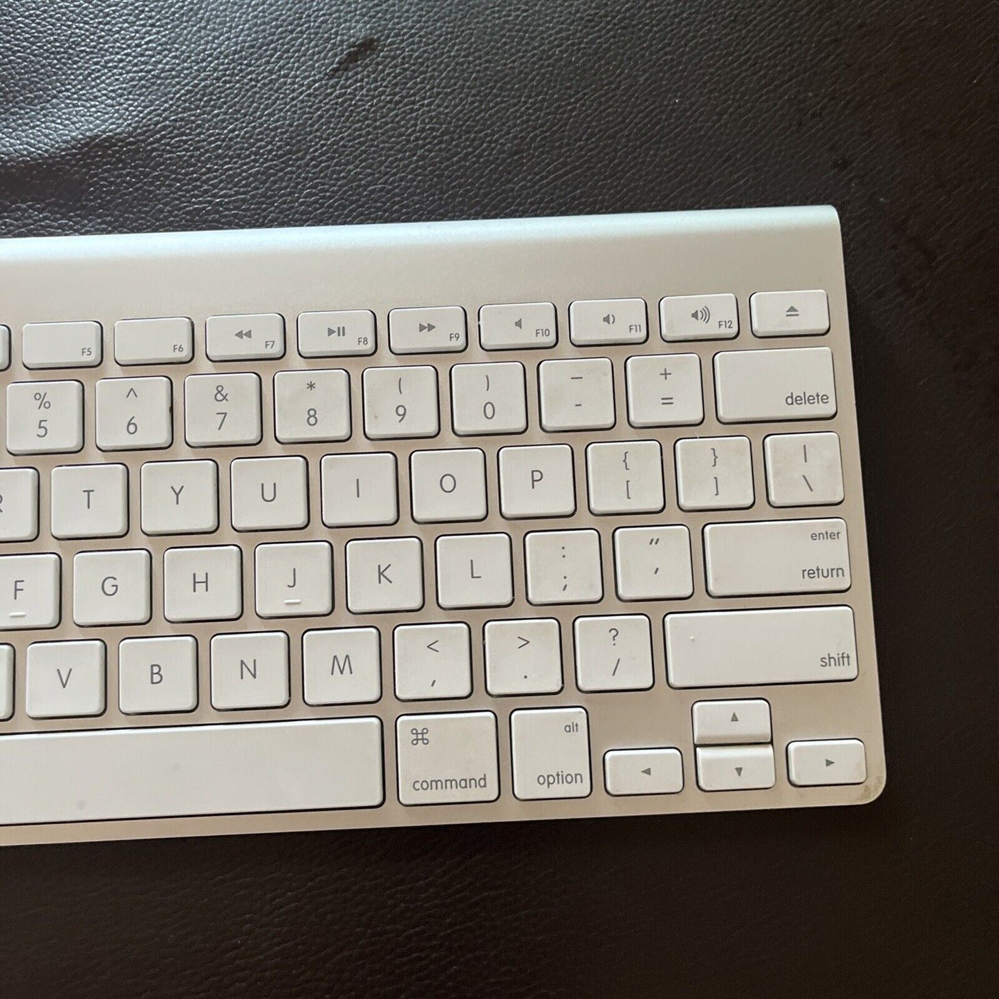 Apple A1314 Wireless Bluetooth Keyboard