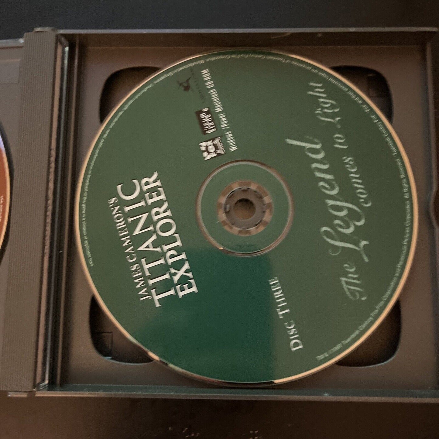 James Cameron's Titanic Explorer - A Historic Journey PC CDROM 3-Disc