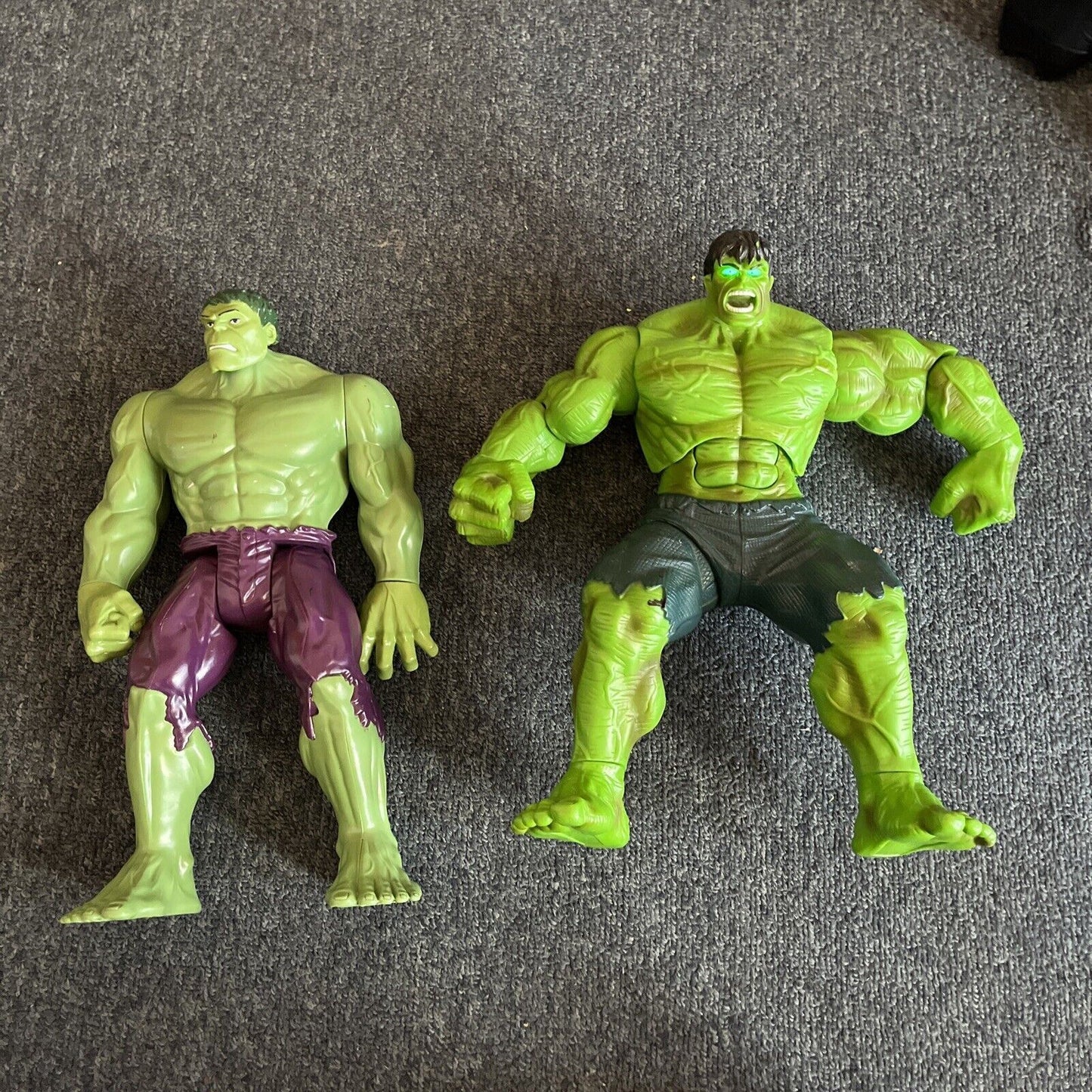 2x Hulk Action Figures 11" Action Figure Talking Light 2008 C-086D & 2013 C-325B
