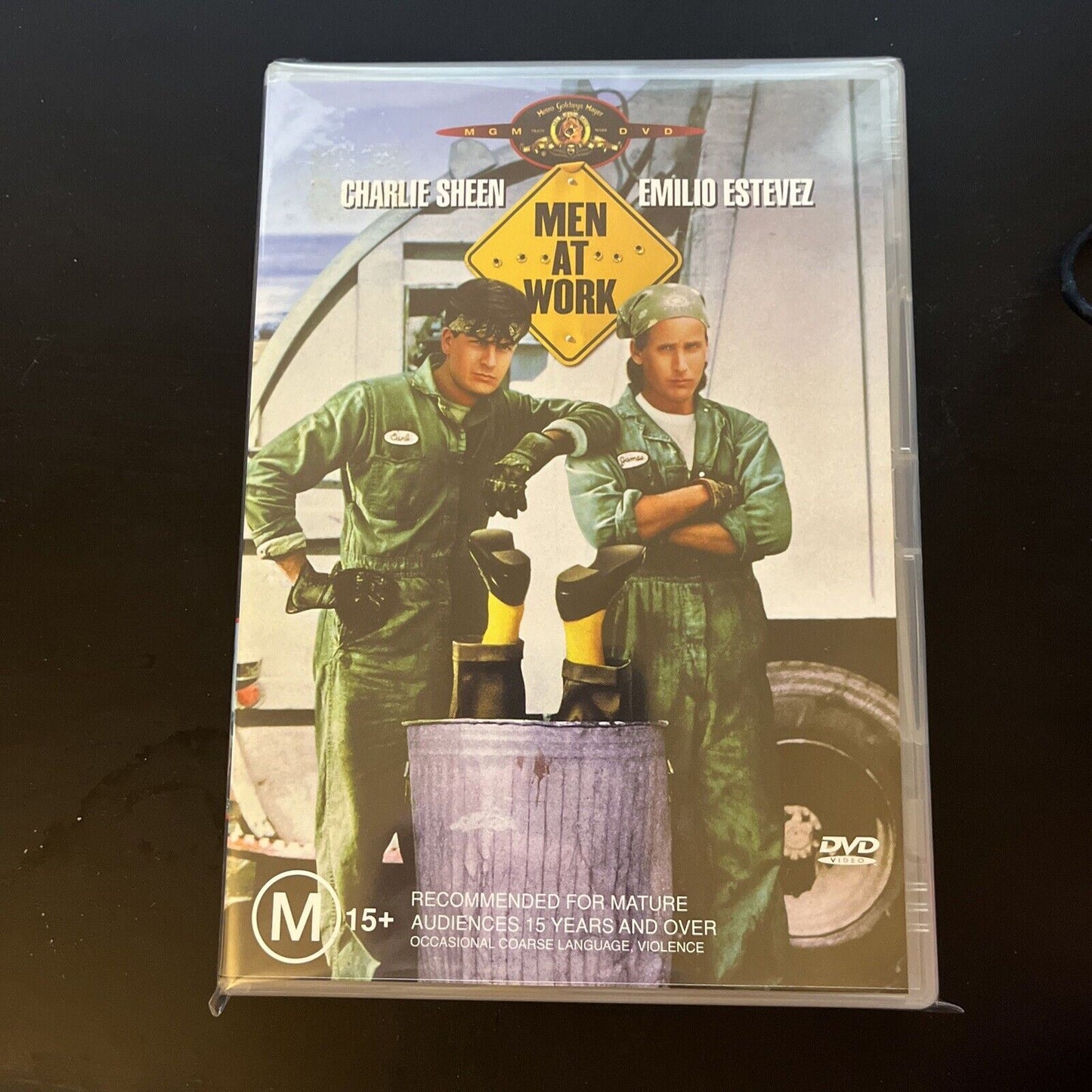 Men At Work (DVD, 1990) Charlie Sheen, Emilio Estevez NEW Region 4