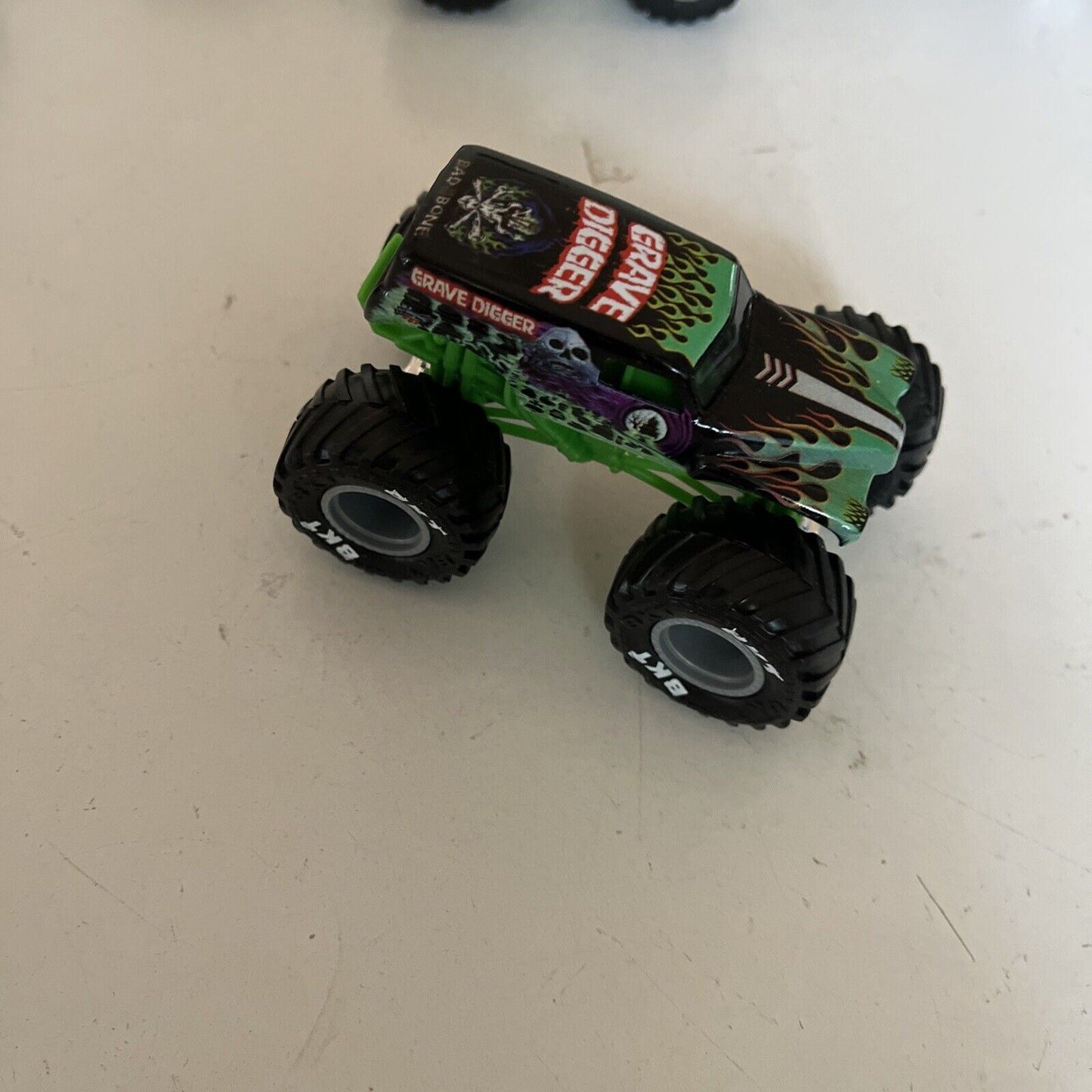 10x Hot Wheels Monster Truck: Grave Digger, Batman, Zombie, Rottweiler