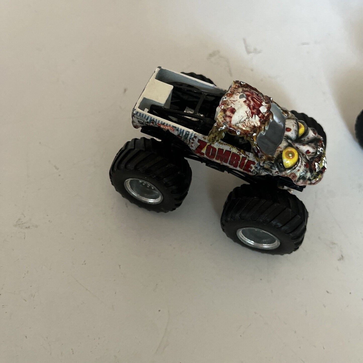 10x Hot Wheels Monster Truck: Grave Digger, Batman, Zombie, Rottweiler