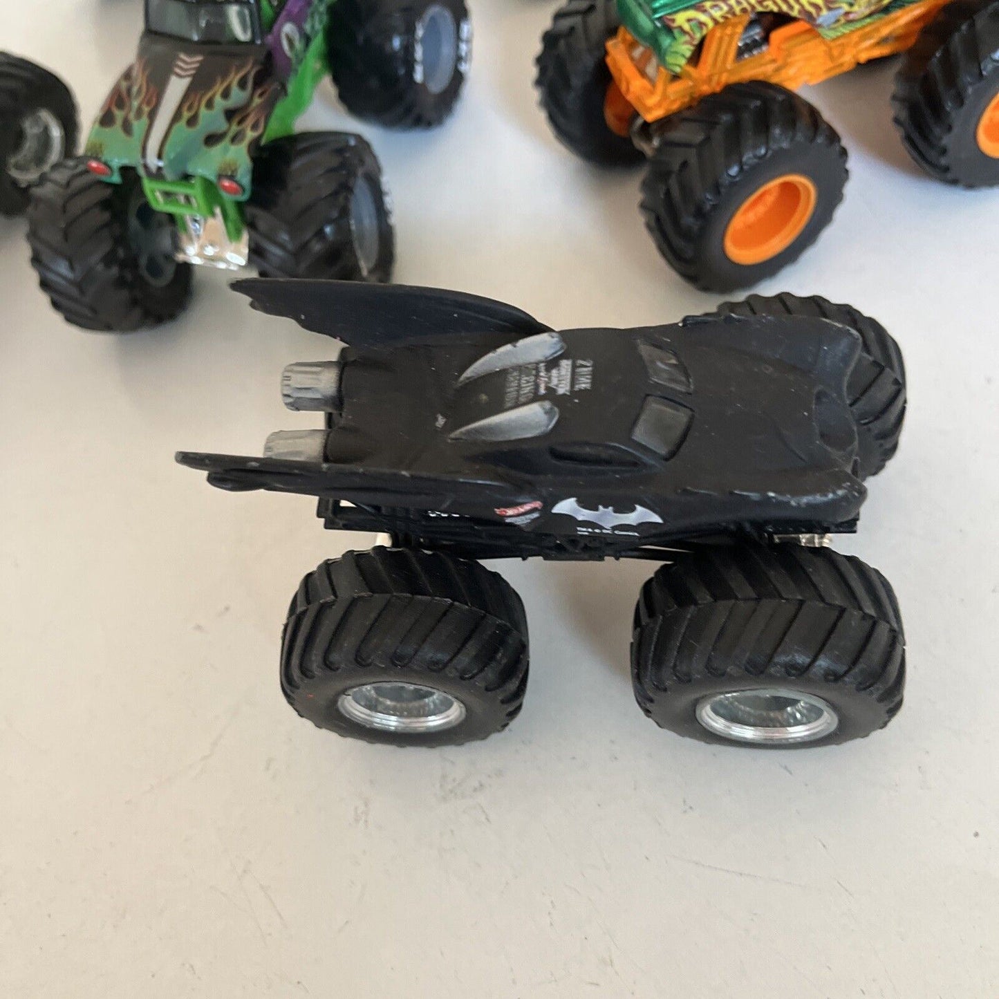 10x Hot Wheels Monster Truck: Grave Digger, Batman, Zombie, Rottweiler