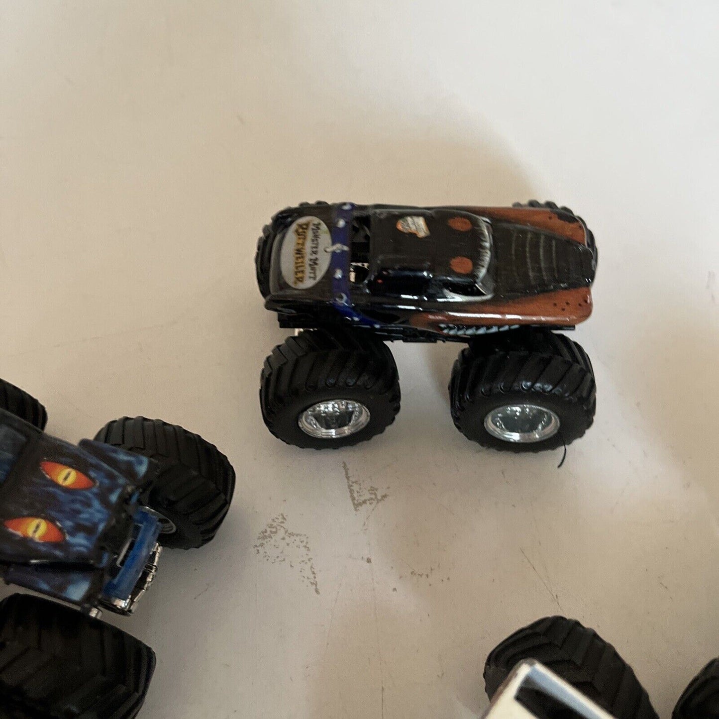 10x Hot Wheels Monster Truck: Grave Digger, Batman, Zombie, Rottweiler