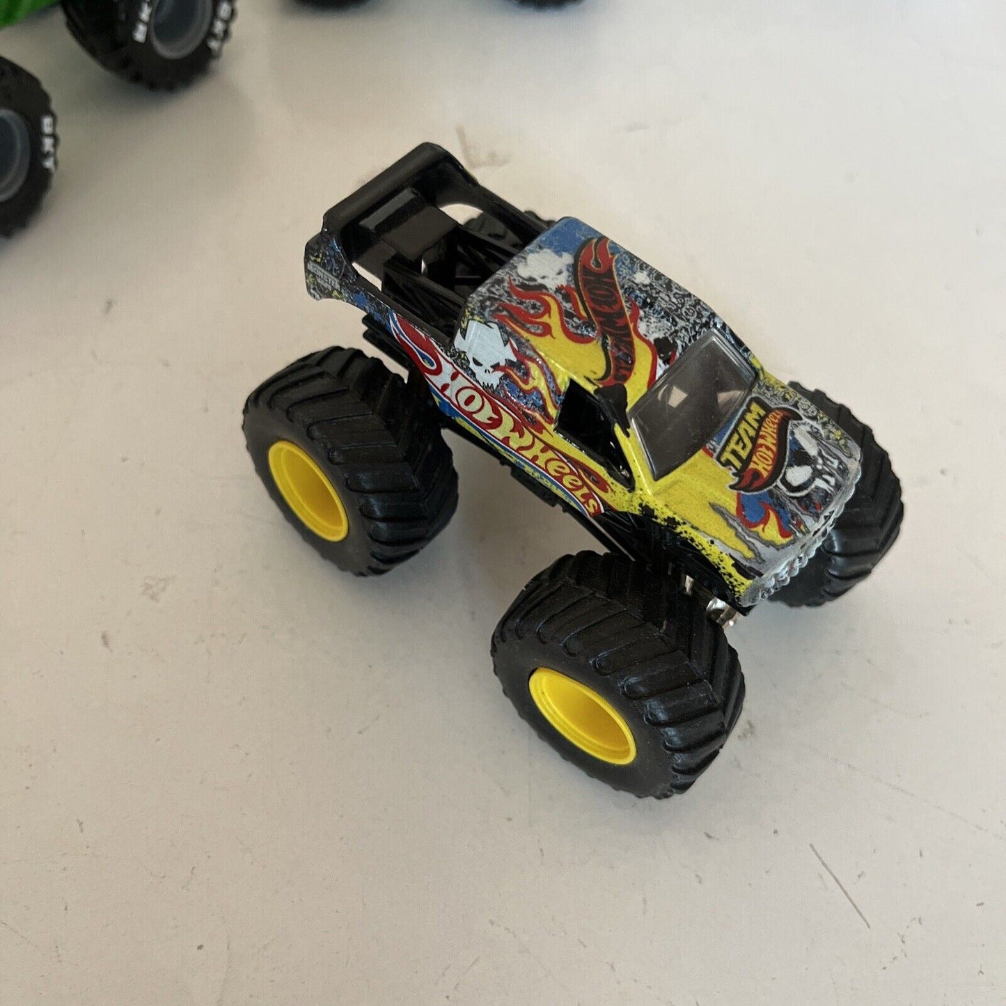 10x Hot Wheels Monster Truck: Grave Digger, Batman, Zombie, Rottweiler