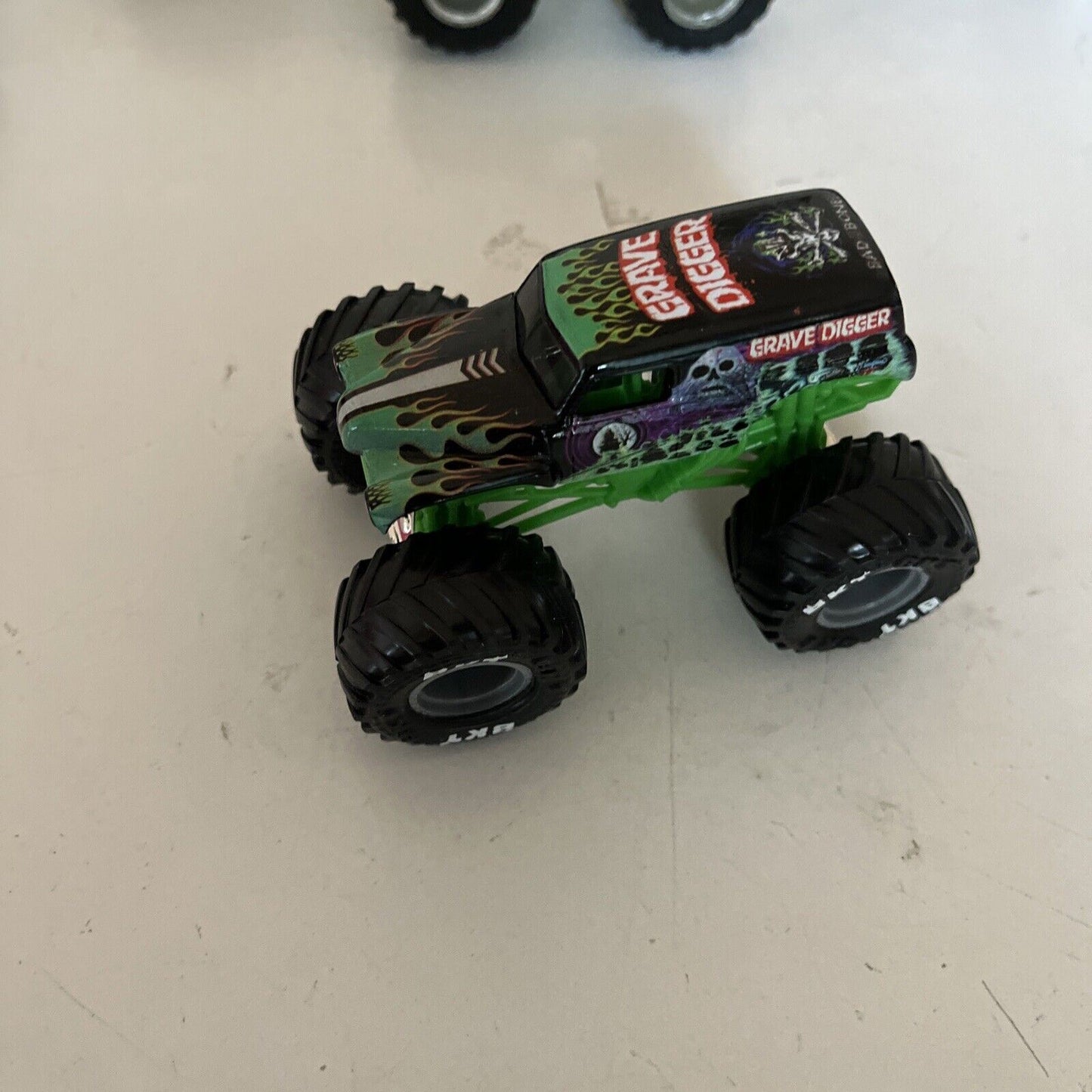 10x Hot Wheels Monster Truck: Grave Digger, Batman, Zombie, Rottweiler