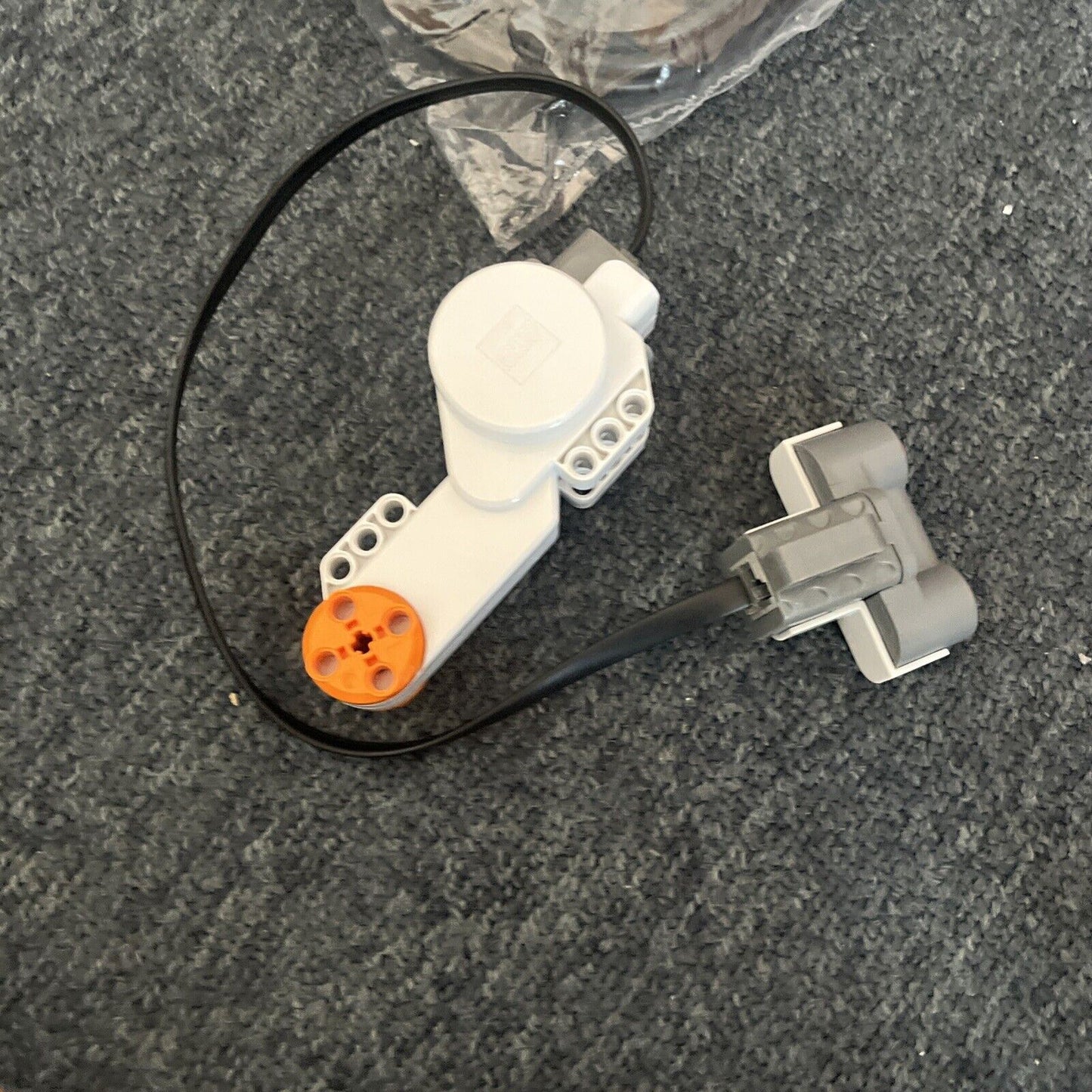 LEGO Mindstorms NXT Brick, Battery, Charger, Motors, Sensors, Lights and Cables