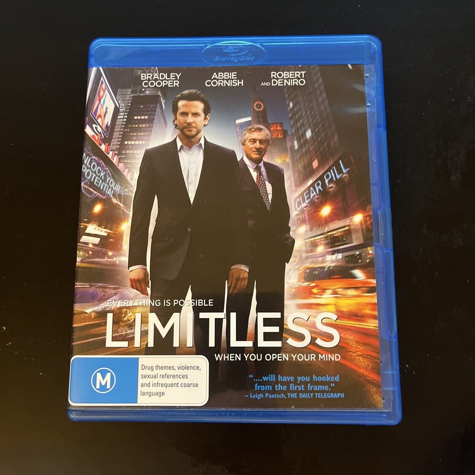 Limitless (Blu-ray, 2011) Bradley Cooper, Robert De Niro Region B ...