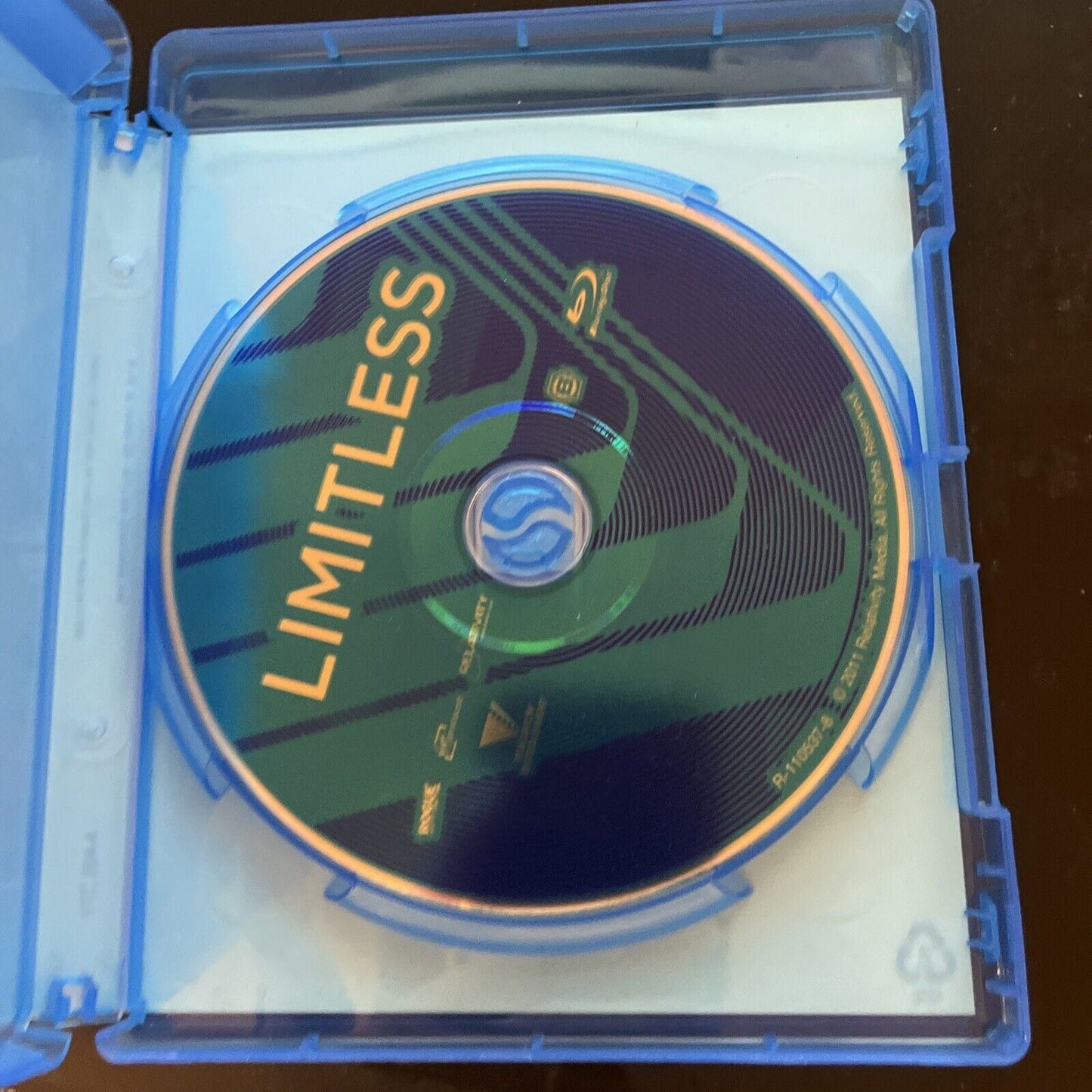 Limitless (Blu-ray, 2011) Bradley Cooper, Robert De Niro Region B