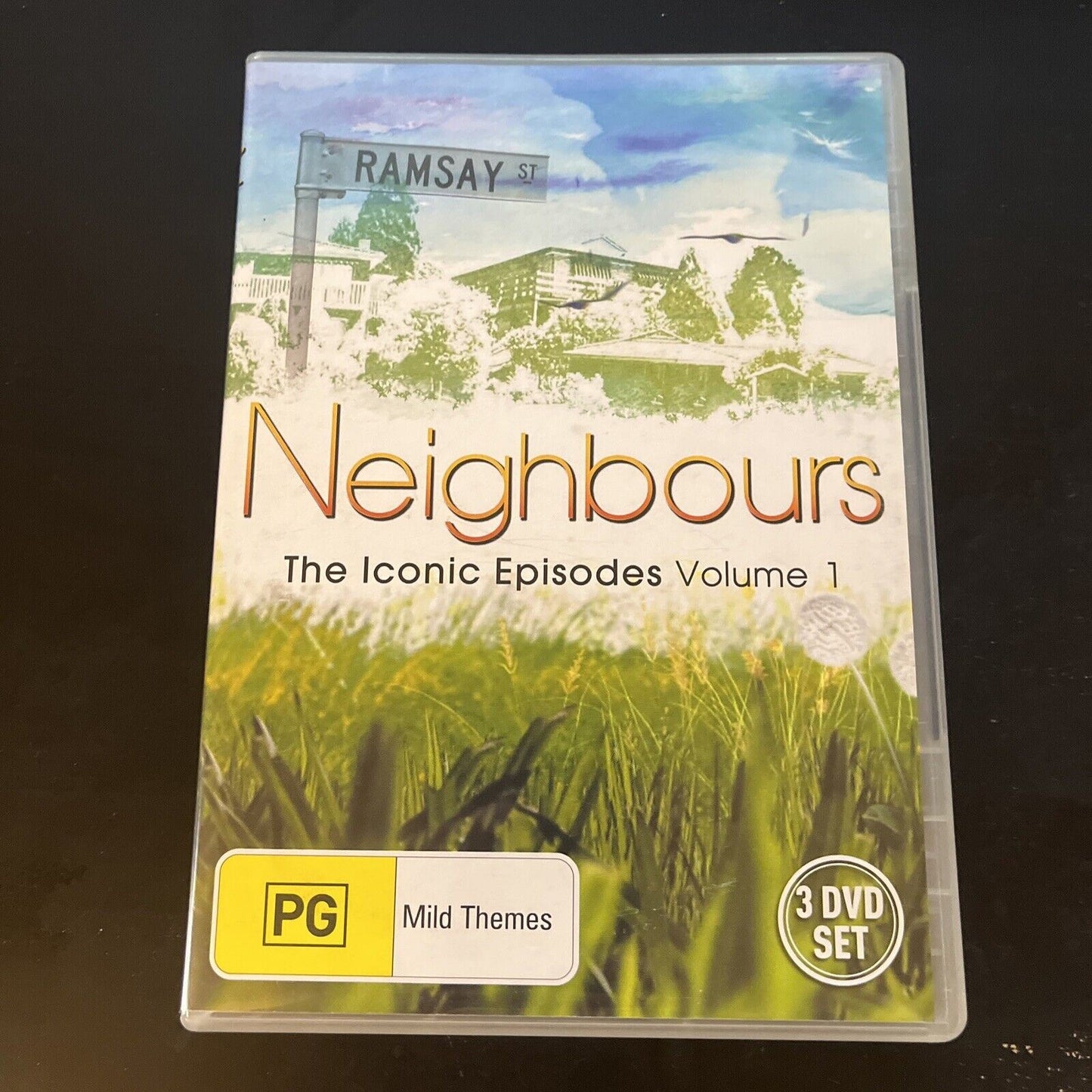 Neighbours The Iconic Episodes Volume 1 (DVD, 2007, 3-Disc) All Regions