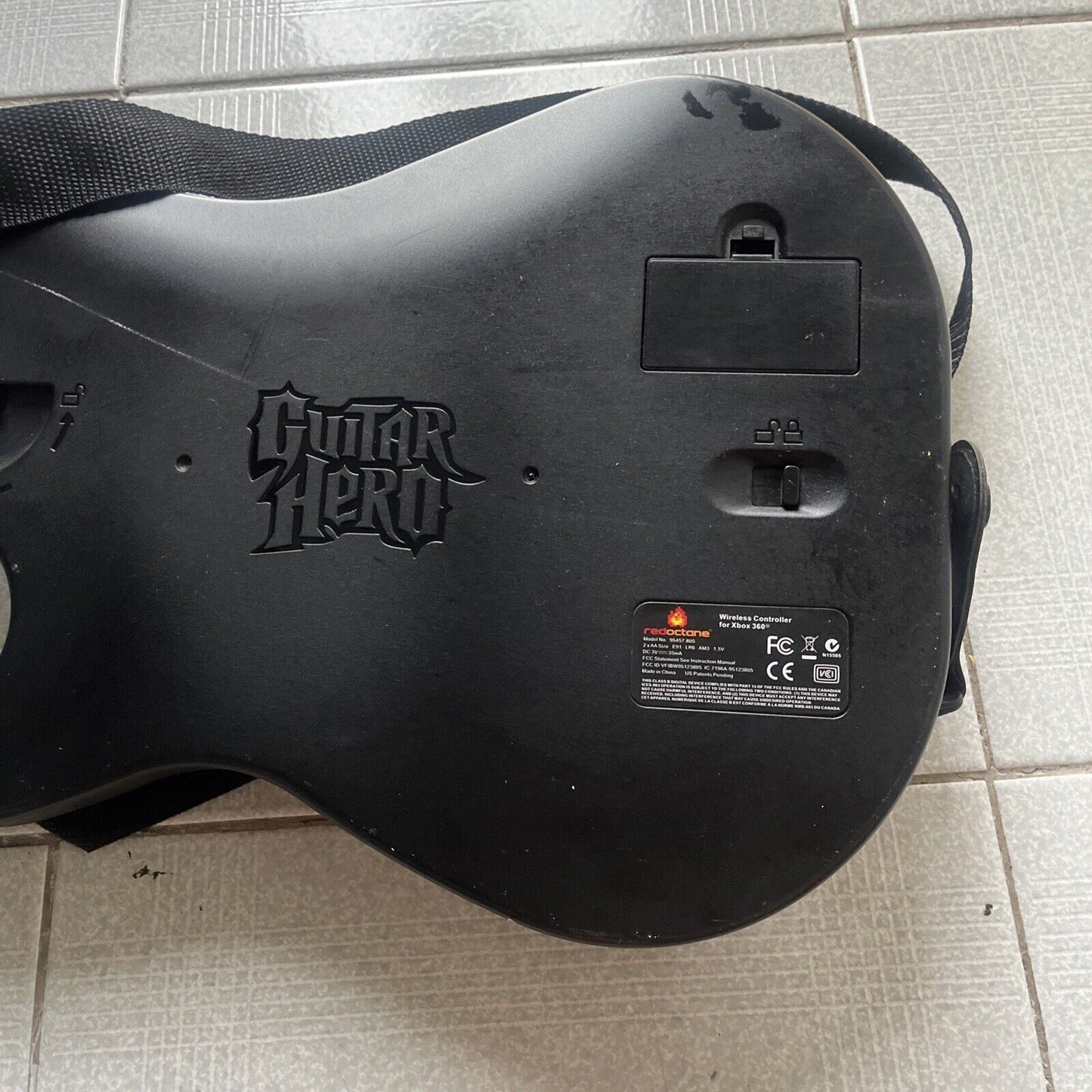 Guitar Hero Wireless Guitar Controller for Xbox 360 & World Tour Game PAL