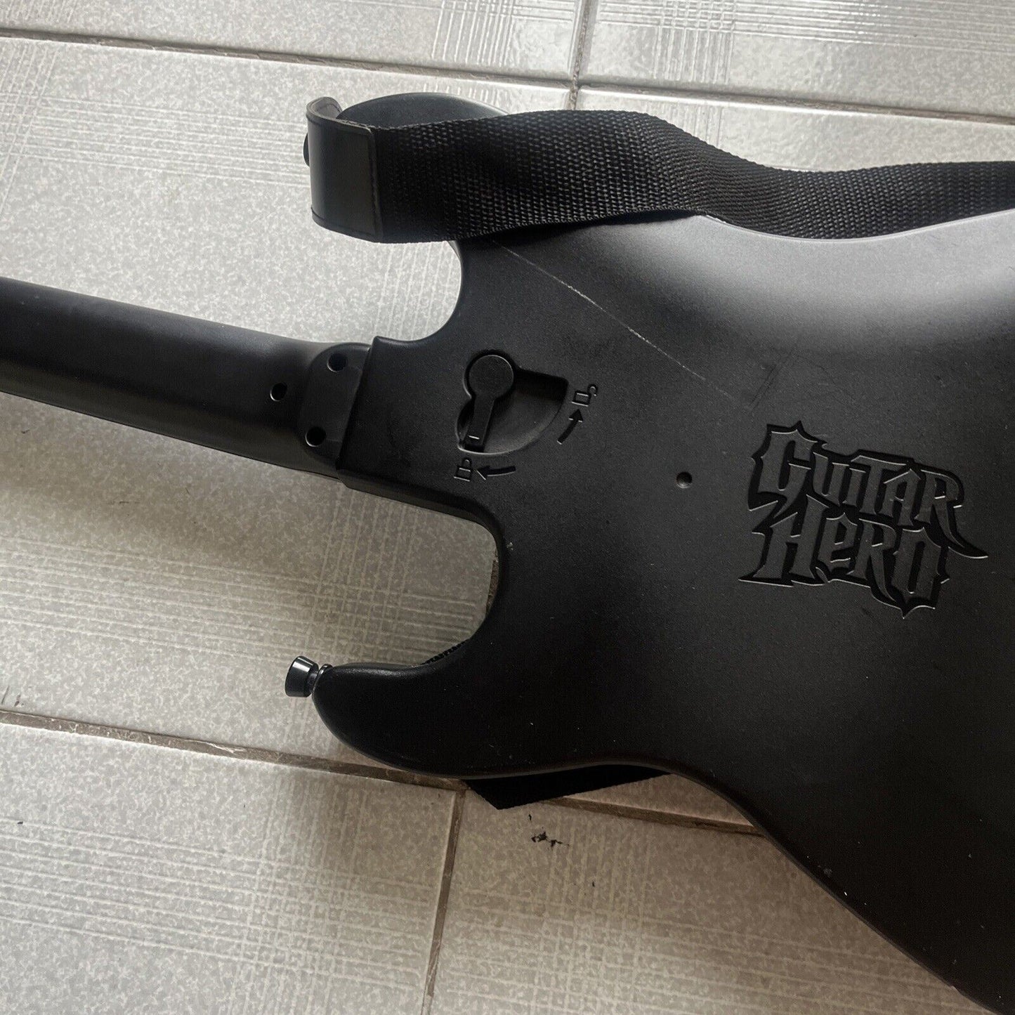Guitar Hero Wireless Guitar Controller for Xbox 360 & World Tour Game PAL