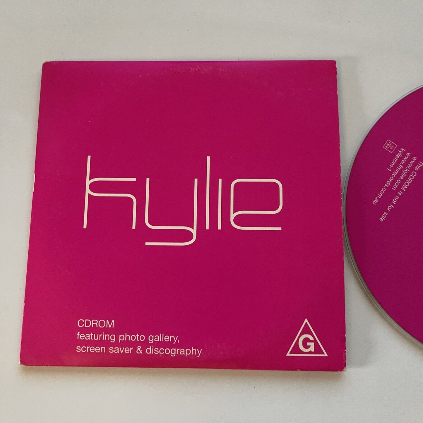 Kylie Minogue - Kylie PC CDROM Screensaver, Photo Gallery, Discography WinXP