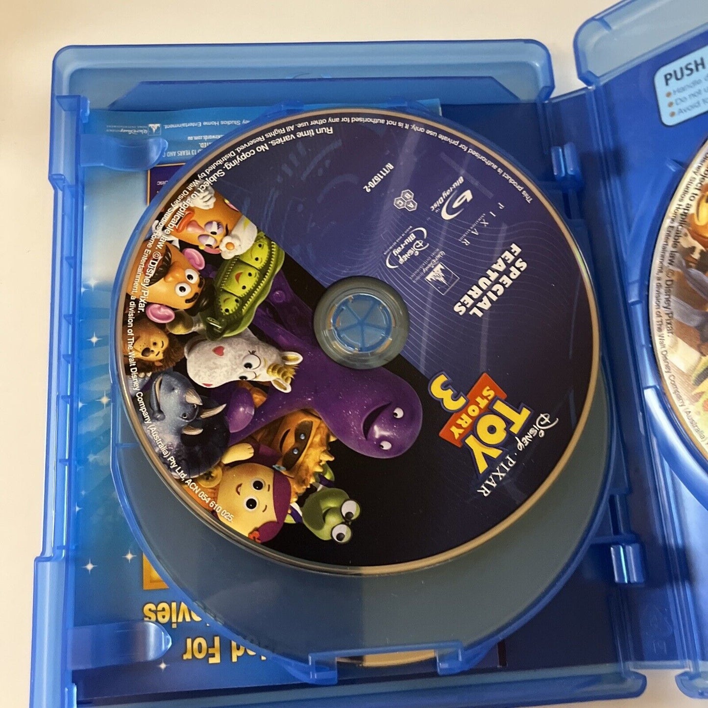 Toy Story 3 (Blu-ray, 2010, 3-Disc) All Regions