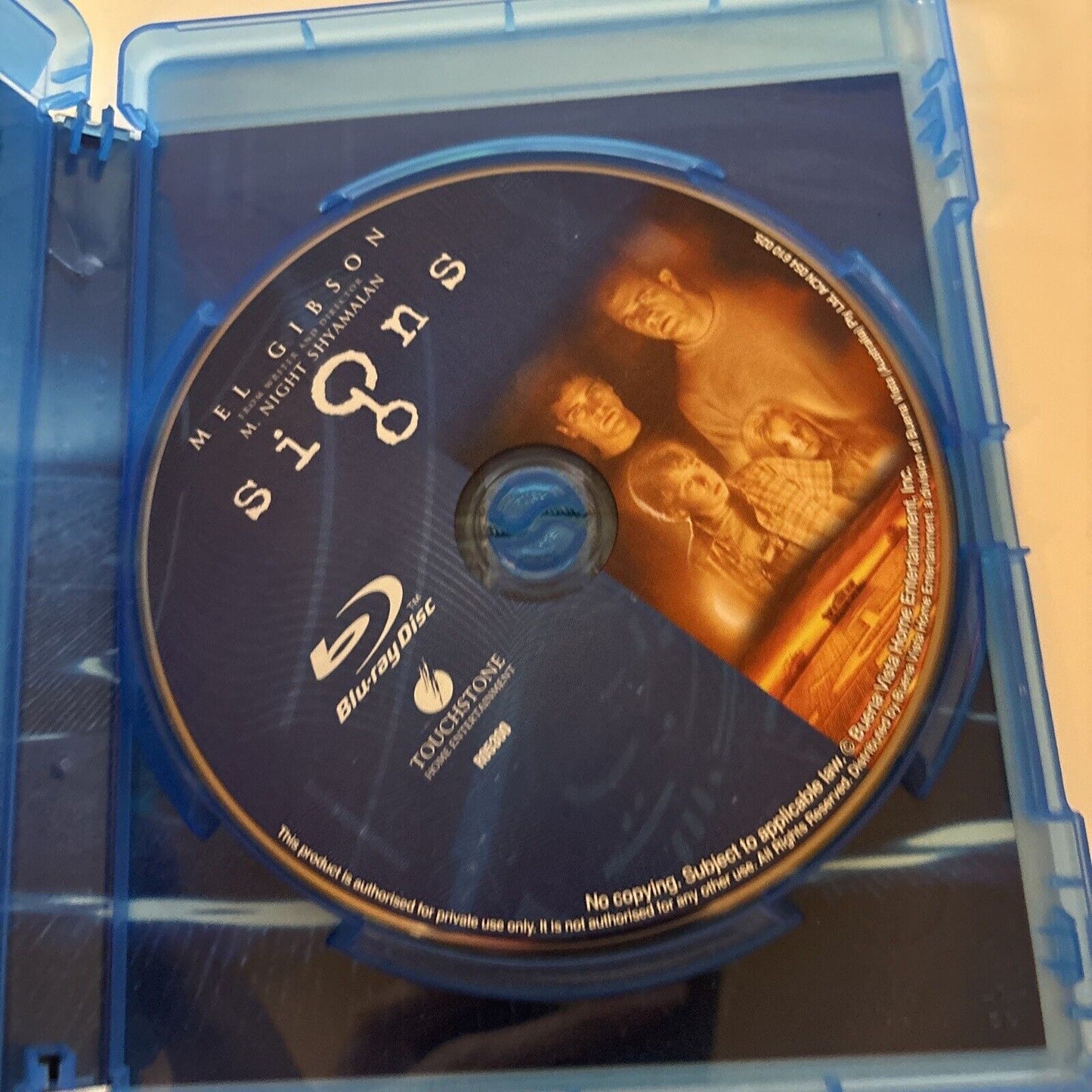 Signs  (Blu-ray, 2002) Mel Gibson, Joaquin Phoenix  All Regions