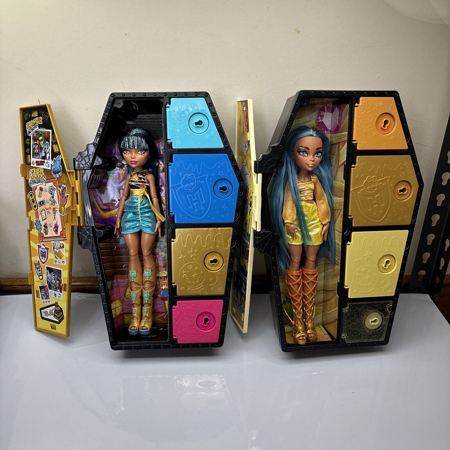 2x Monster High Skulltimate Secret Fearidescent Cleo De Nile