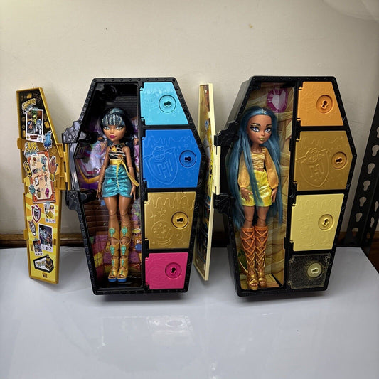 2x Monster High Skulltimate Secret Fearidescent Cleo De Nile