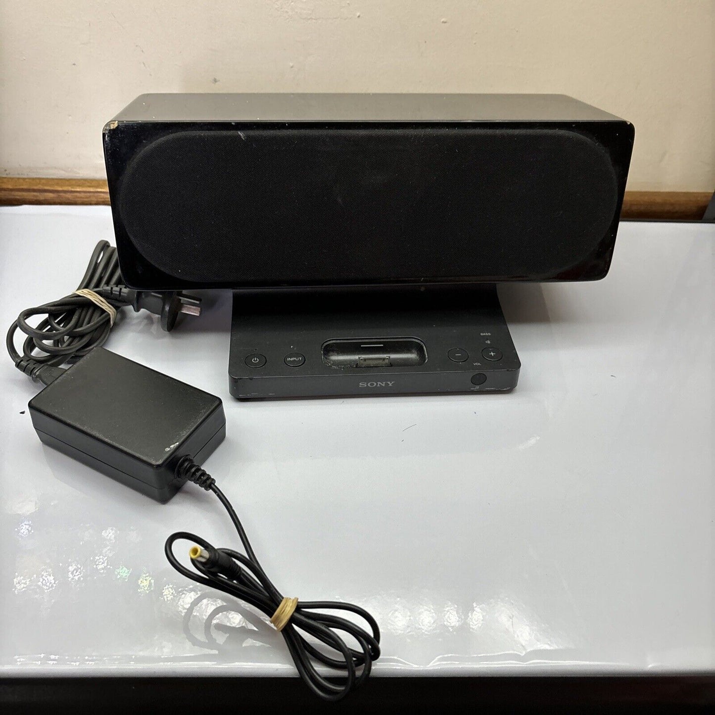 Sony Speaker System 30-Pin iPhone iPod Dock SRS-GU10iP
