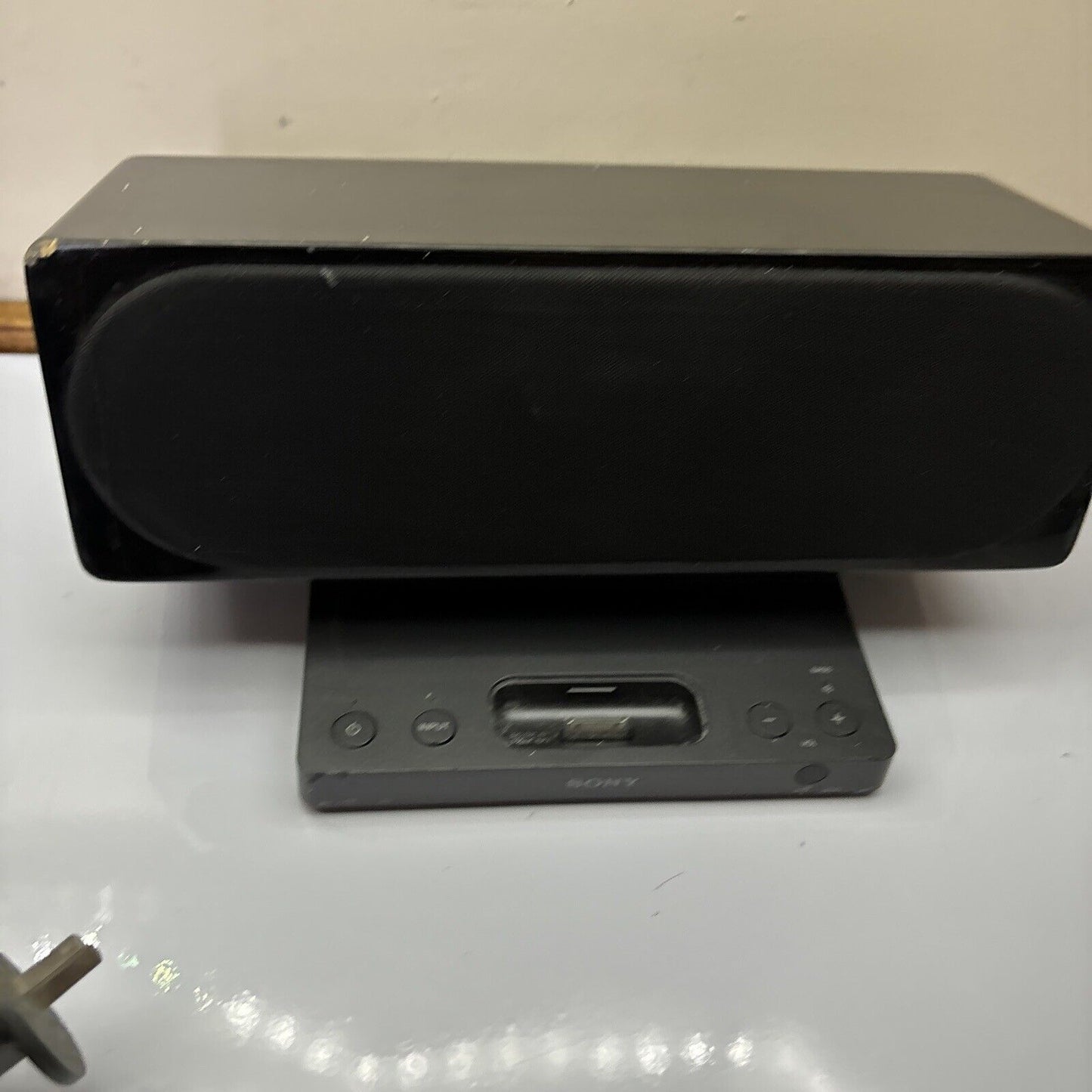 Sony Speaker System 30-Pin iPhone iPod Dock SRS-GU10iP