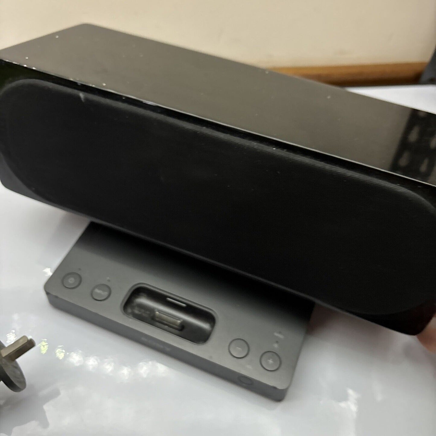 Sony Speaker System 30-Pin iPhone iPod Dock SRS-GU10iP