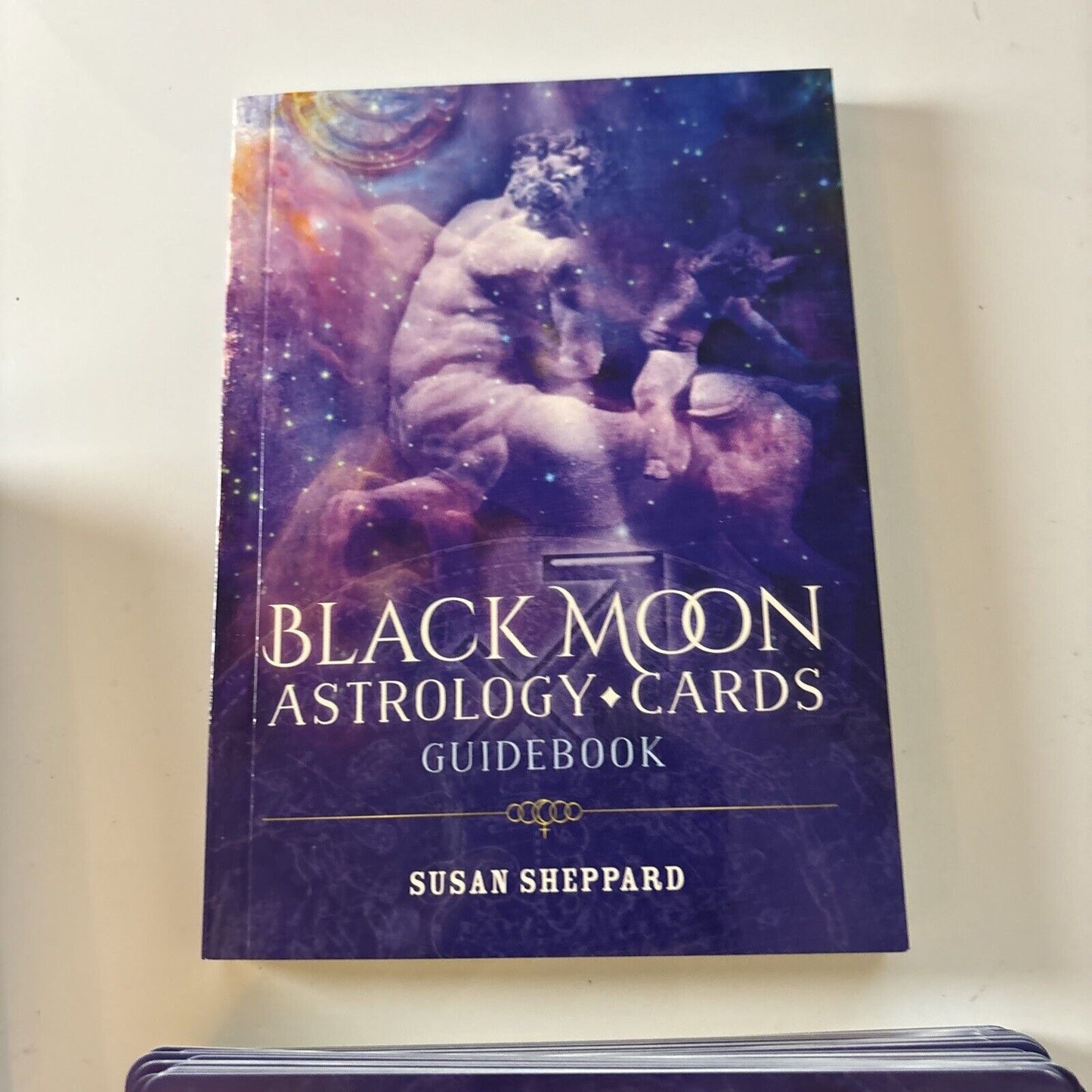 Black Moon Astrology Cards by Susan Sheppard ( Guidebook + 52 Cards, 2017)