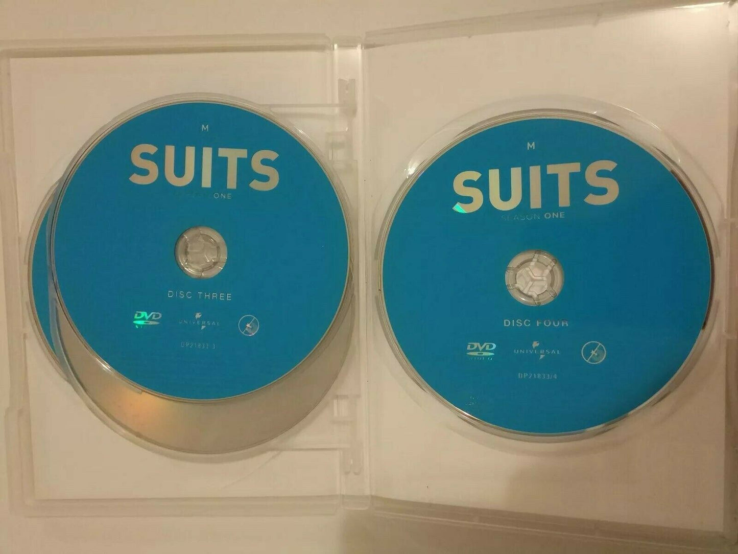 Suits : Season 1 (DVD, 2012, 4-Disc Set) Free Oz postage !