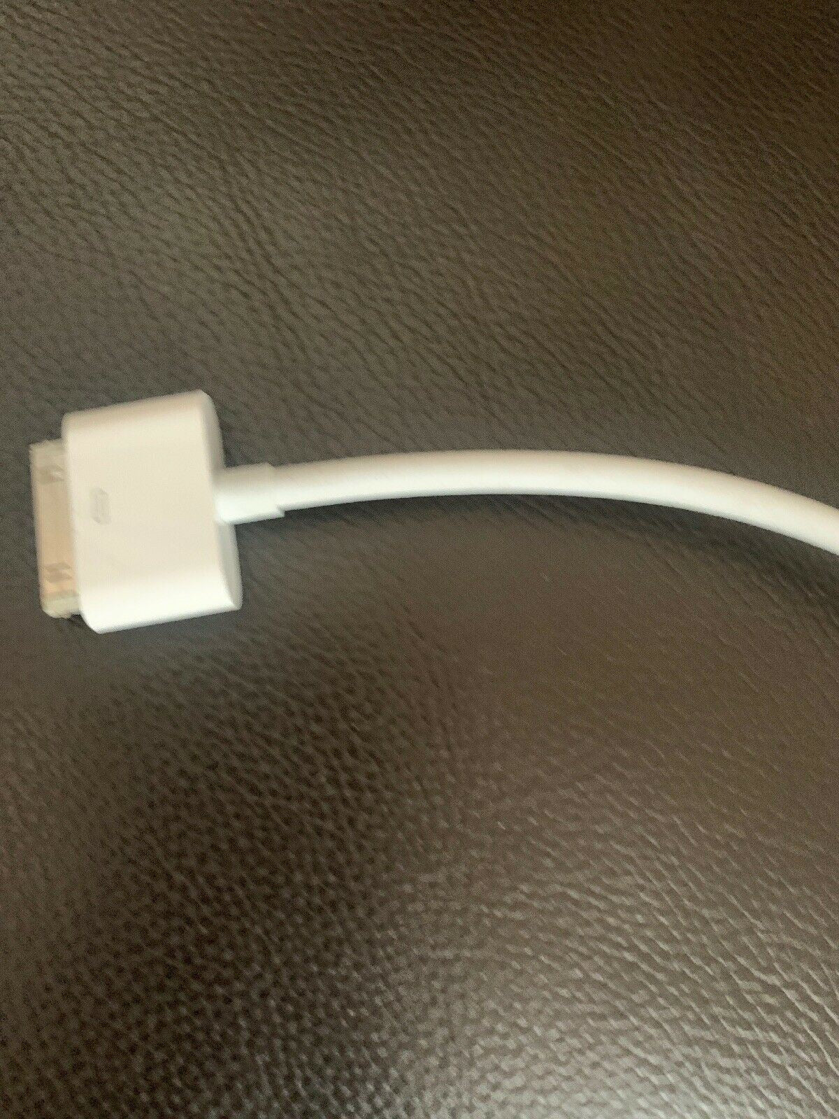*Genuine* Apple A1368 30-pin to VGA Adapter