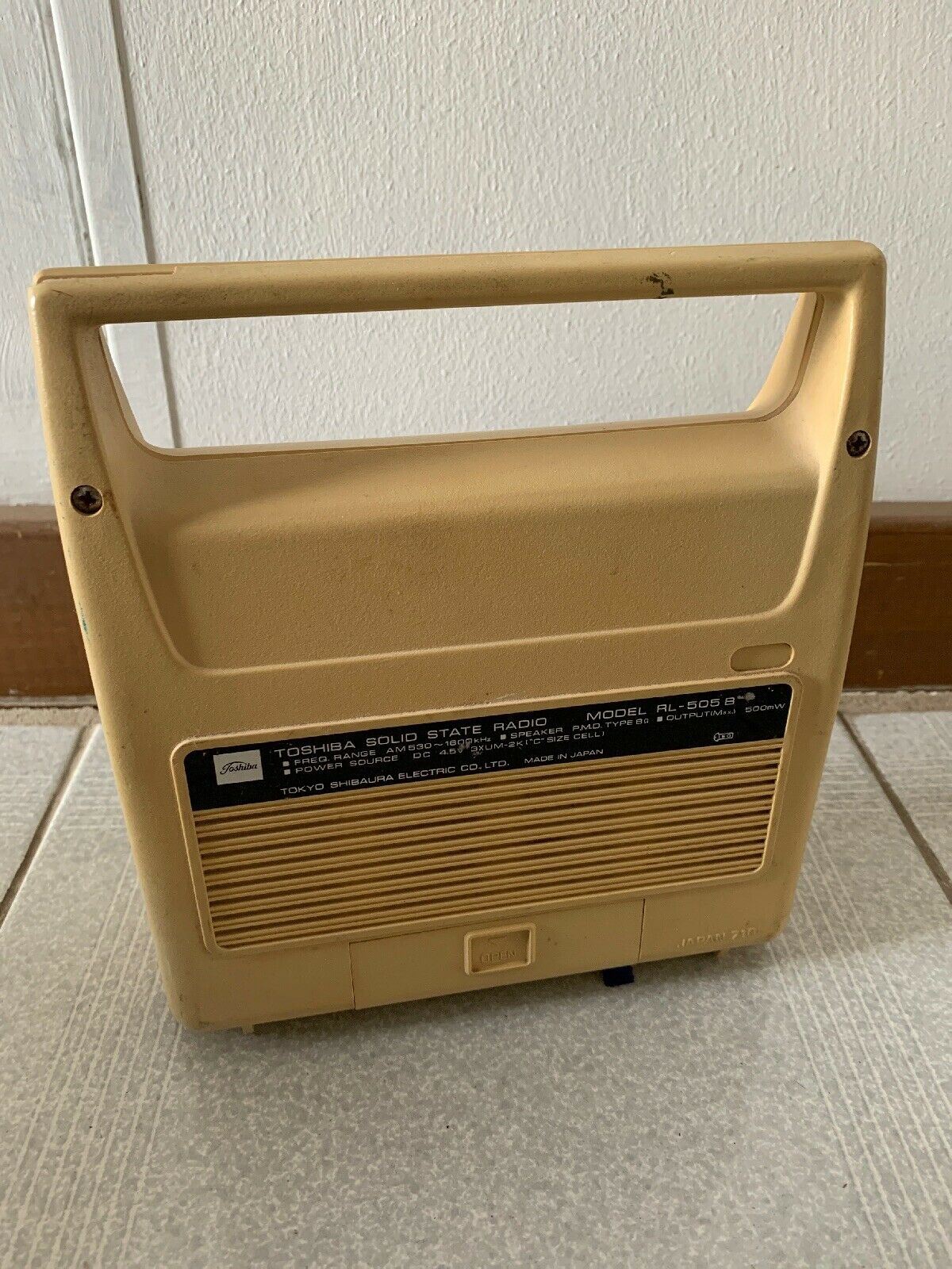 Toshiba Solid State Radio RL-505 B Vintage AM Radio