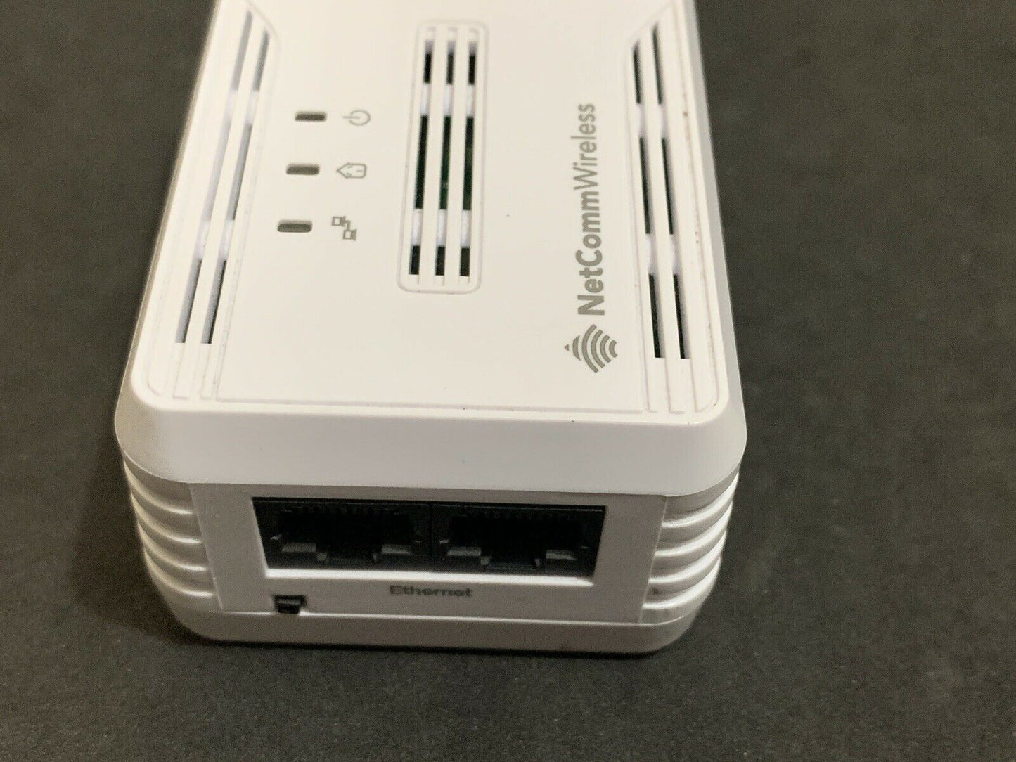 Netcomm Wireless NP505F Powerline Adapter with AC pass through Ethernet