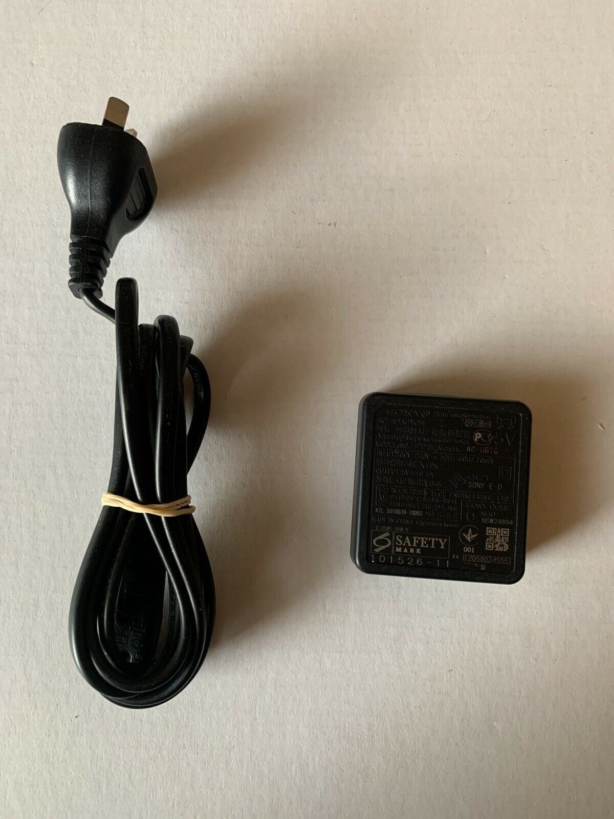 GENUINE Sony AC Adaptor AC-UB10 USB 5V