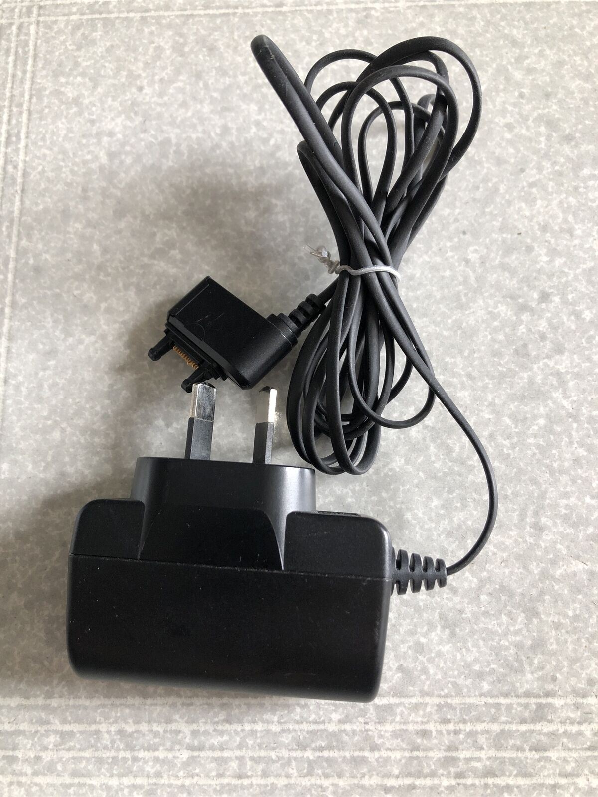 Original Genuine Sony Ericsson CST-75 AC Wall Charger for C905, J220a, J230a, M6