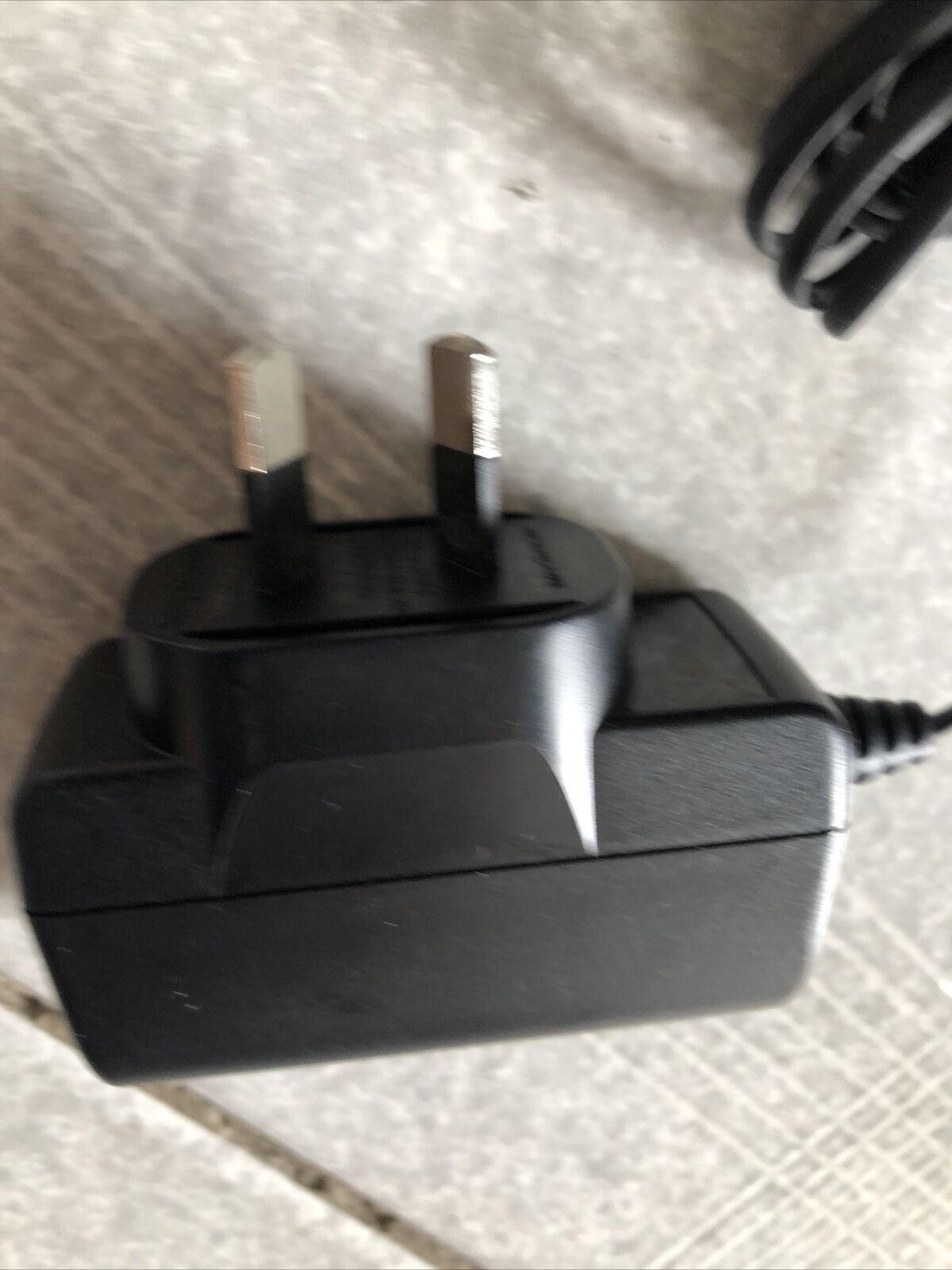Original Genuine Sony Ericsson CST-75 AC Wall Charger for C905, J220a, J230a, M6