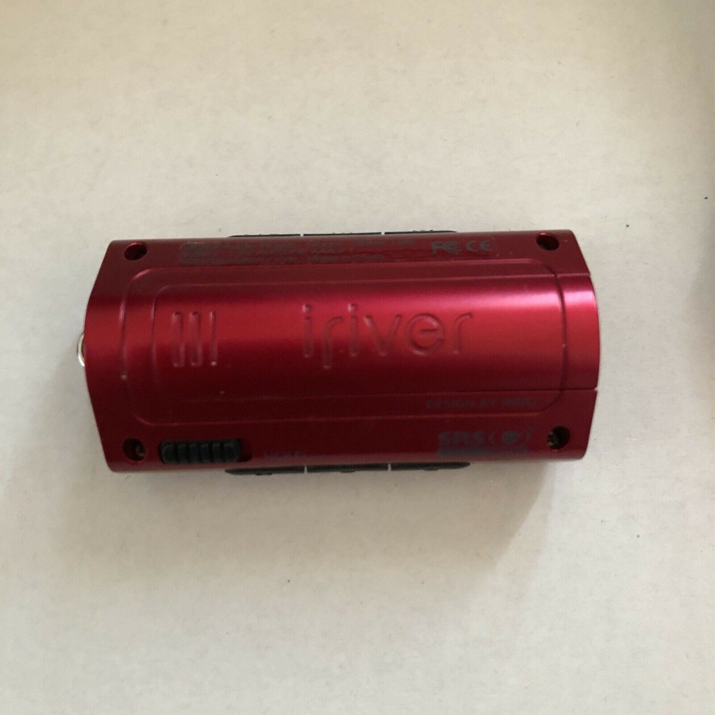 iRiver T30 1GB Red MP3 Player - MP3, WMA, OGG, Voice Recorder, Headphones - RARE