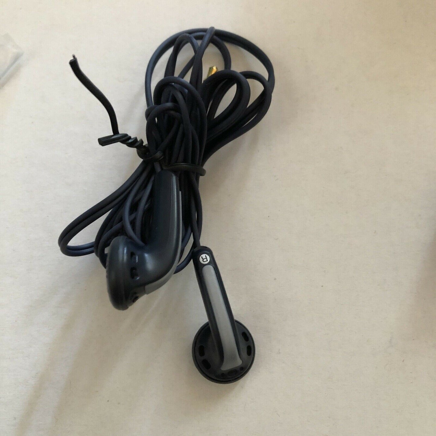 iRiver T30 1GB Red MP3 Player - MP3, WMA, OGG, Voice Recorder, Headphones - RARE