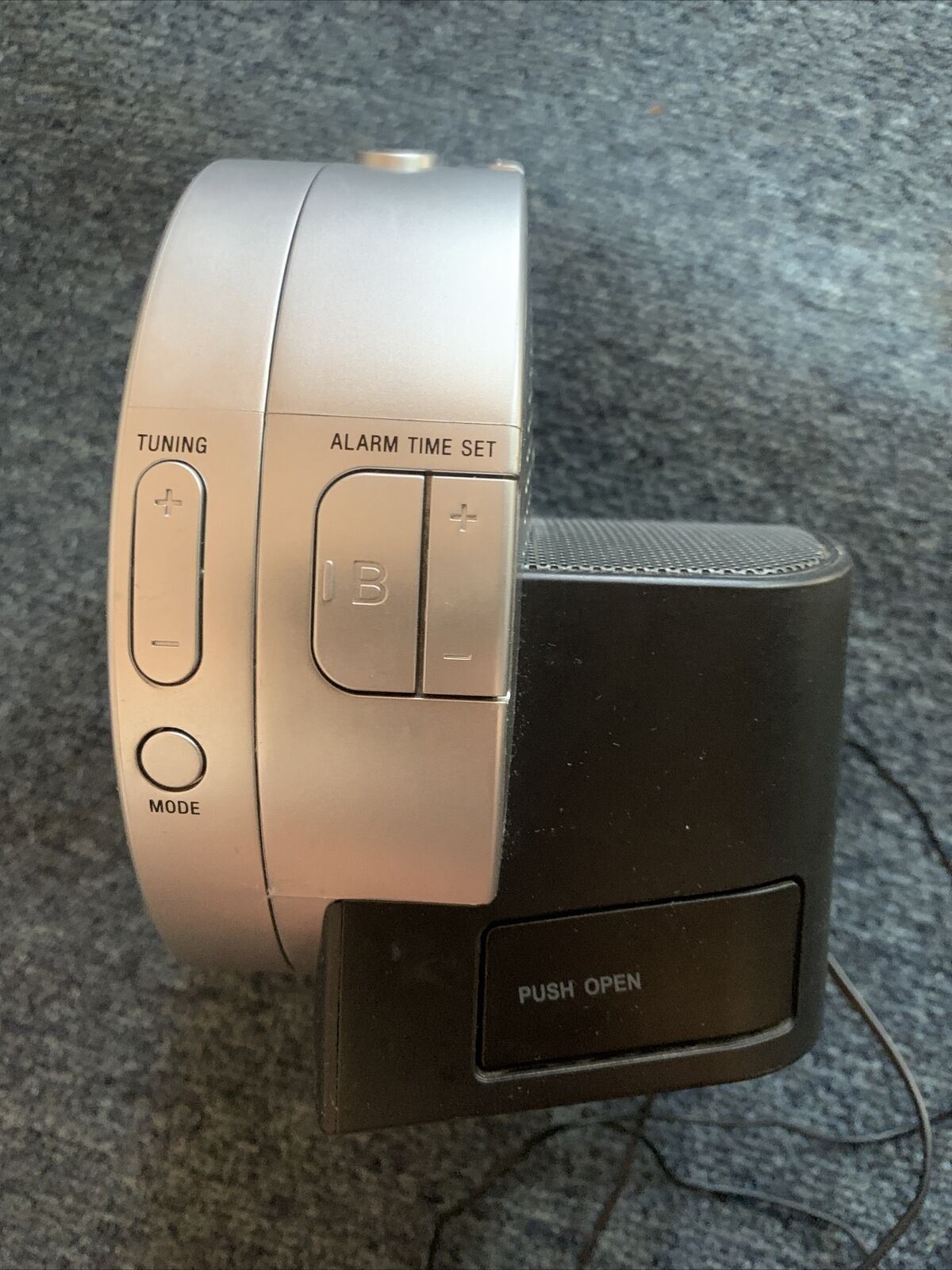 SONY Dream Machine ICFCD3iP AM/FM, Alarm, Clock Radio, CD Play, iPod