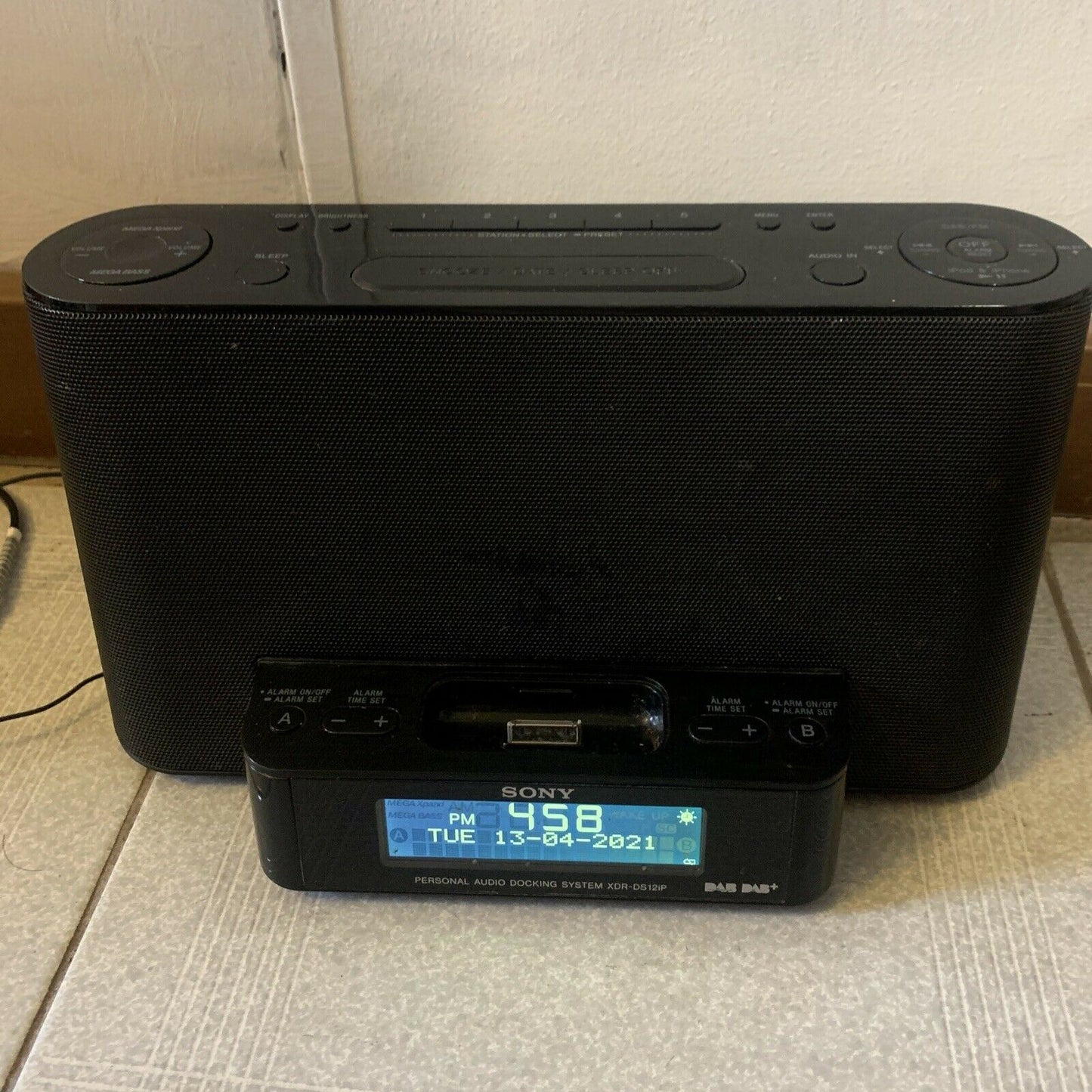 Sony XDR-DS12iP Personal Audio Dock Clock Alarm iPod FM Digital Radio DAB+