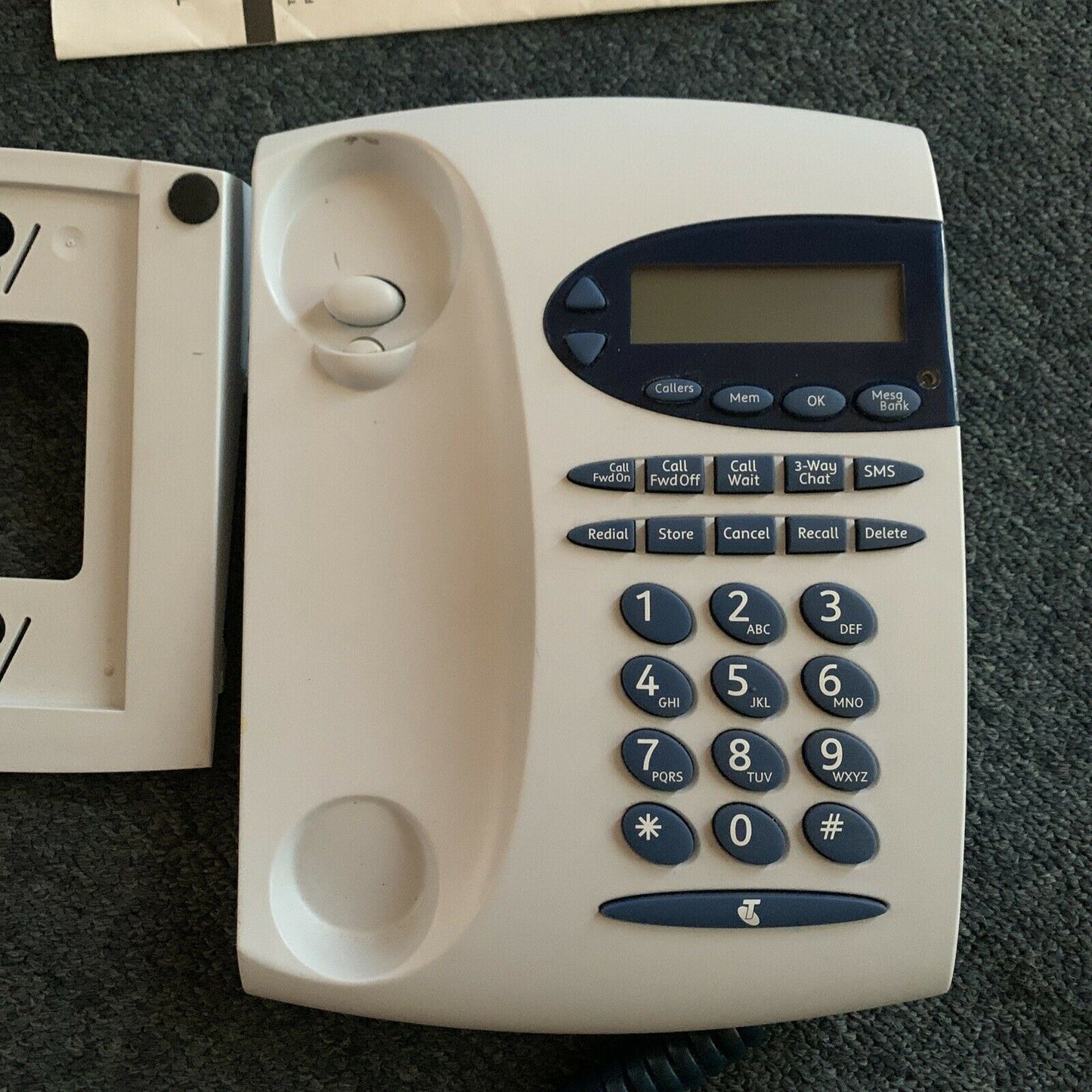 Telstra T1000S/T1000C Corded Telephone SMS With Wall Mount