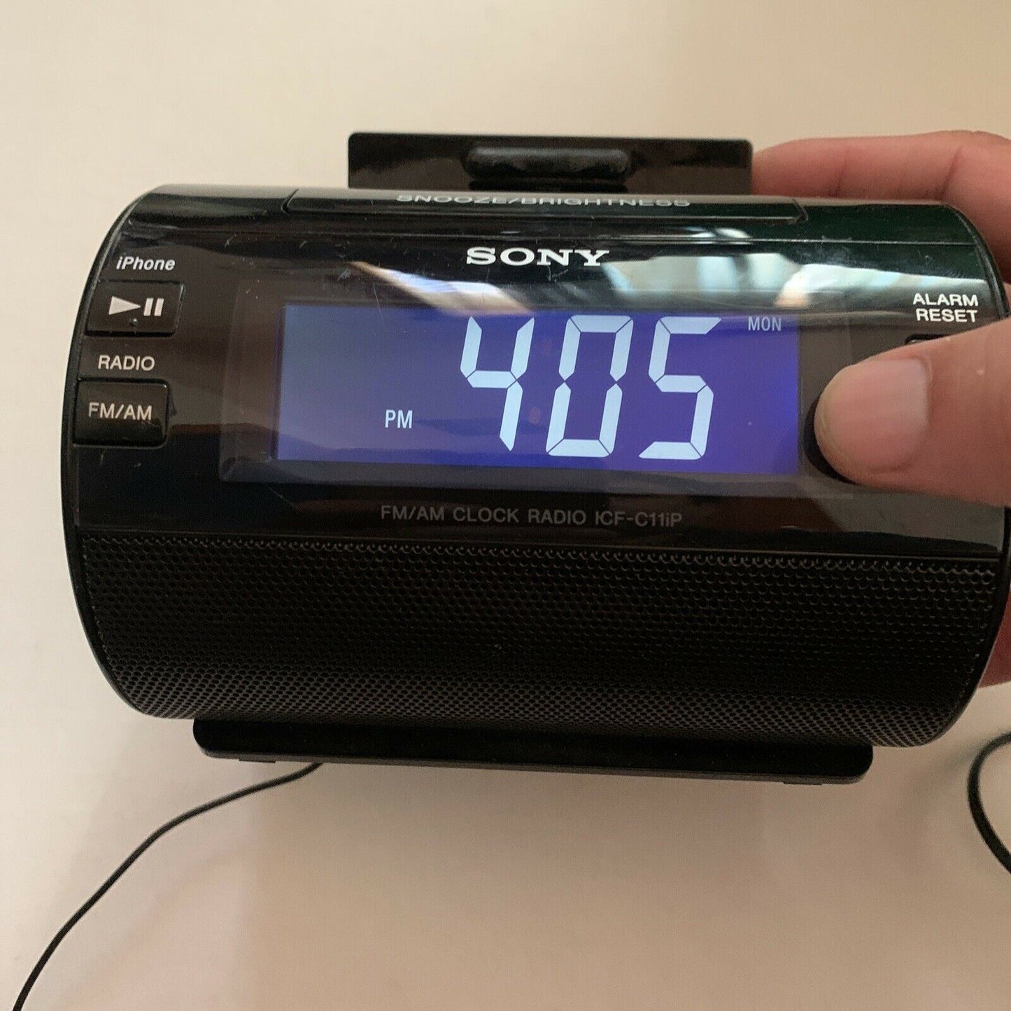 Sony ICF-C11iP AM/FM Clock Radio With iPhone Lightning Port