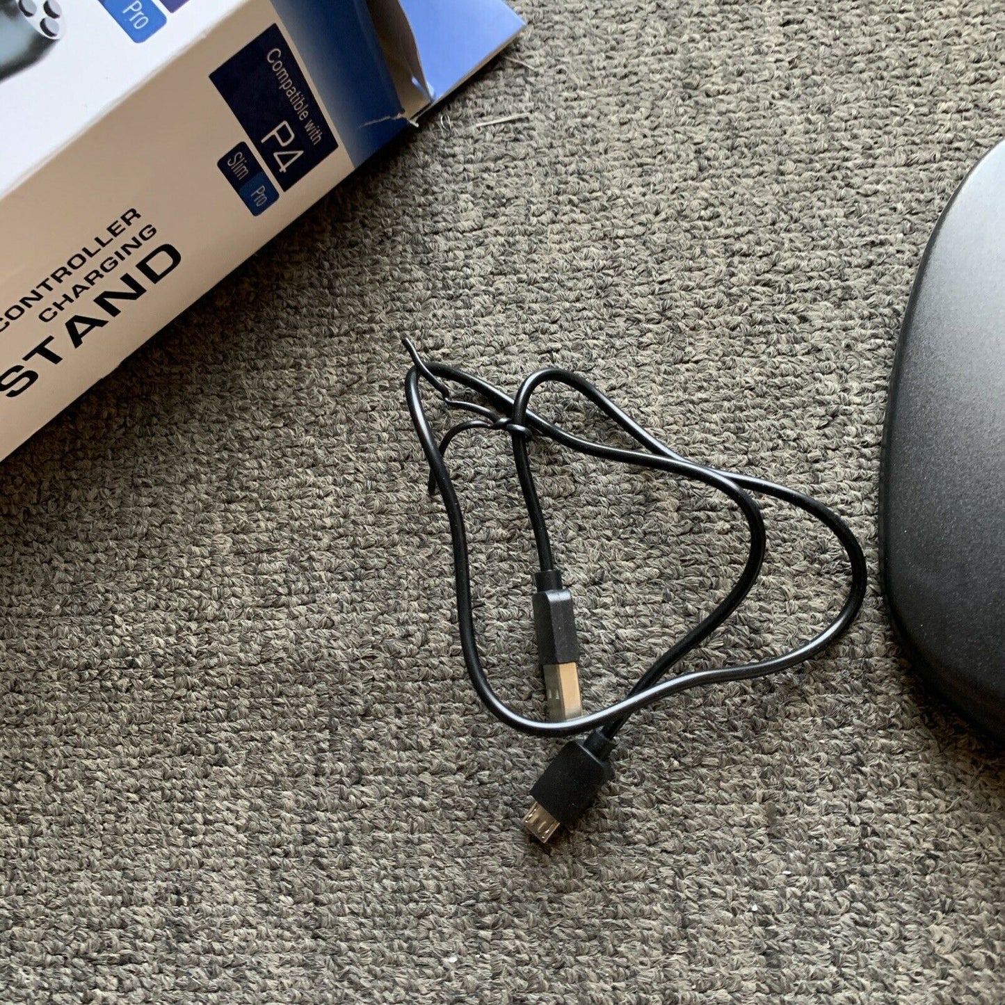Oivo Controller Charging Stand For PS4 Controller