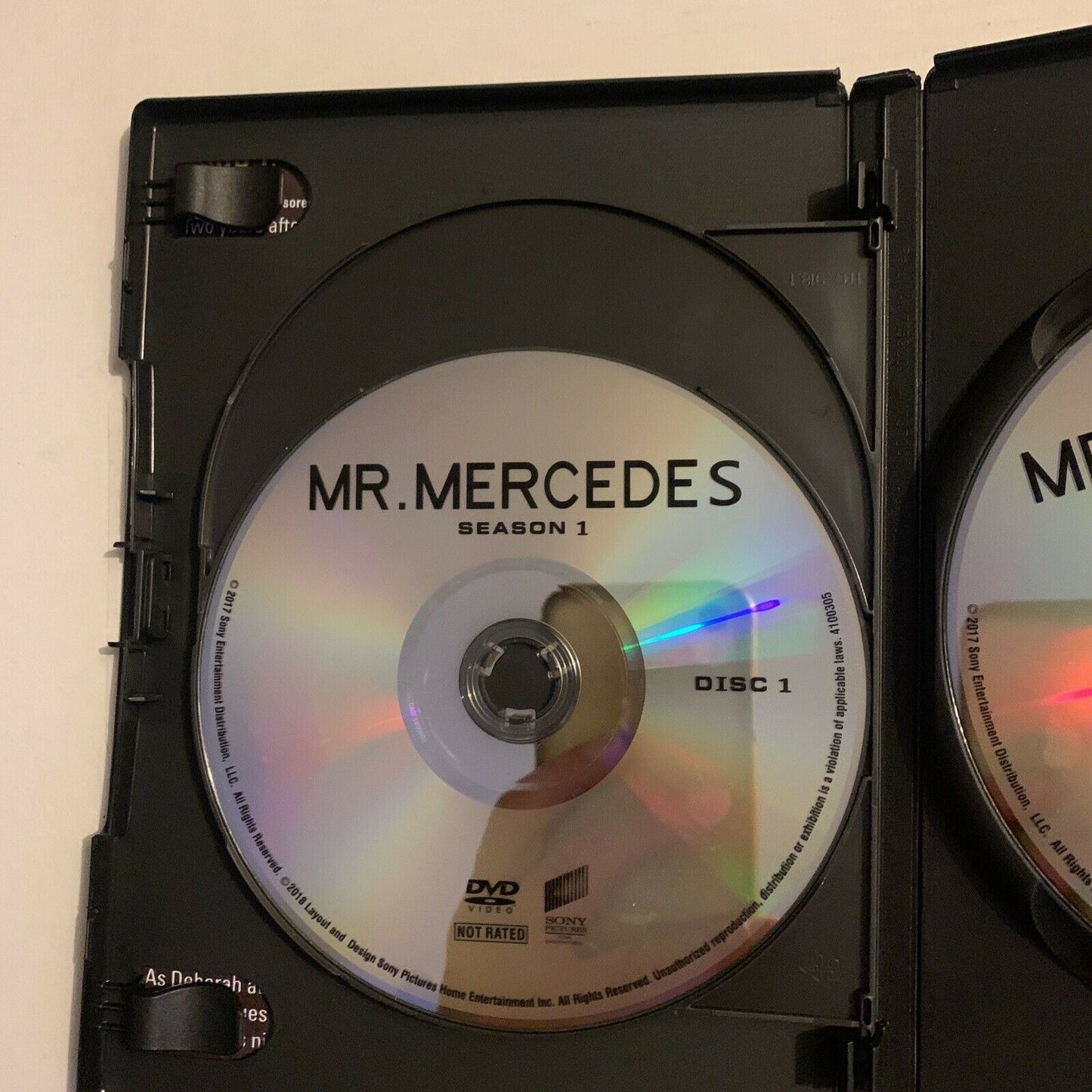 Stephen King's: Mr. Mercedes - Season 1 (DVD, 2017, 3-Disc) All Regions