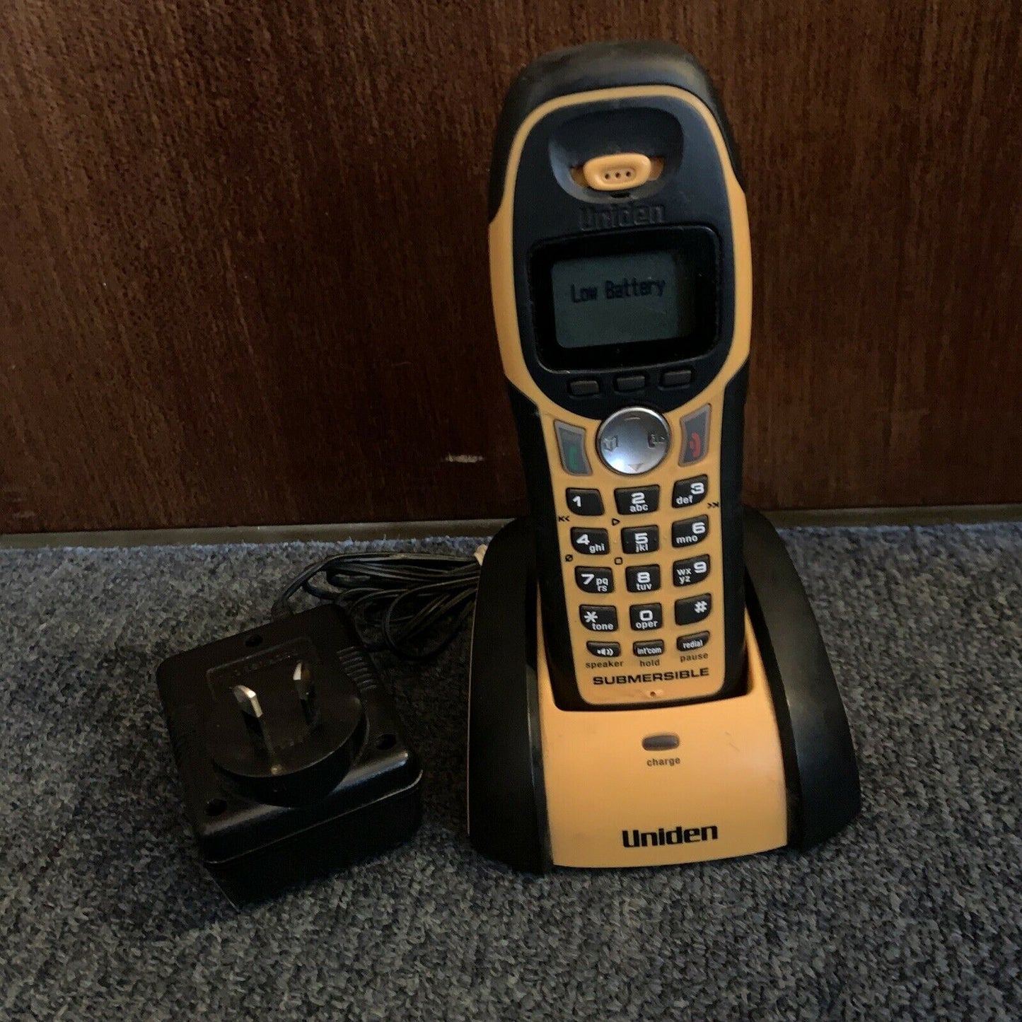 Uniden Submersible Handset Waterproof & Cordless Telephone Charger TWX977
