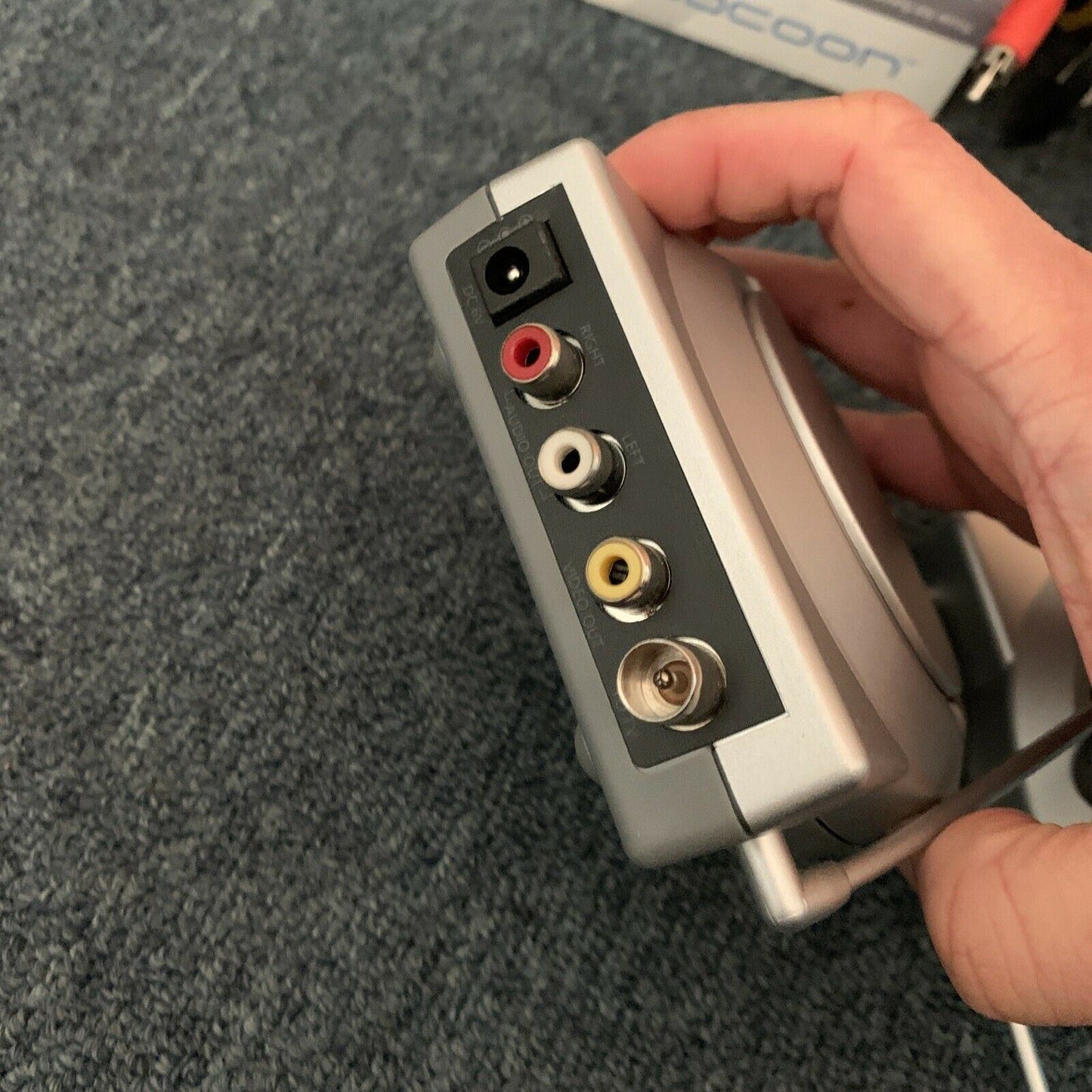 Cocoon 2.4Ghz AV Sender - Wireless Audio And Video Throughout Your Home