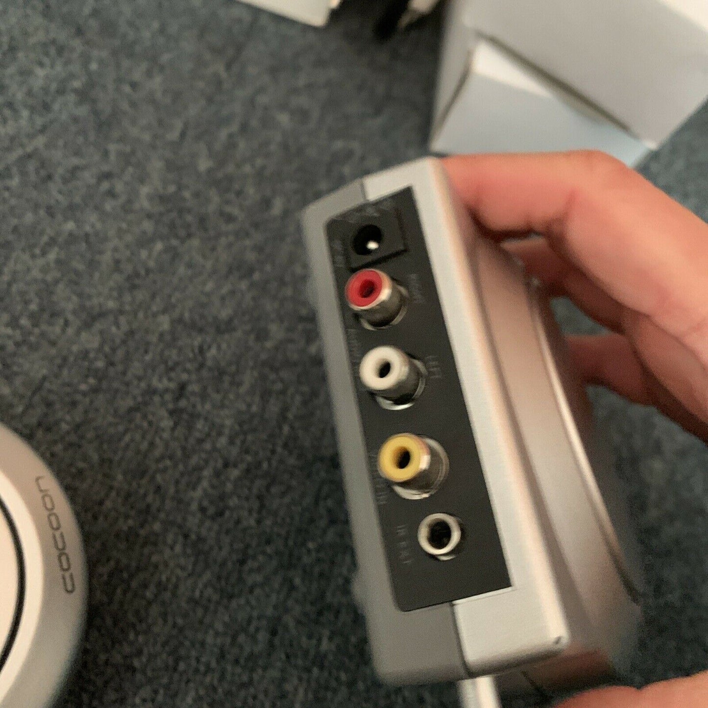 Cocoon 2.4Ghz AV Sender - Wireless Audio And Video Throughout Your Home