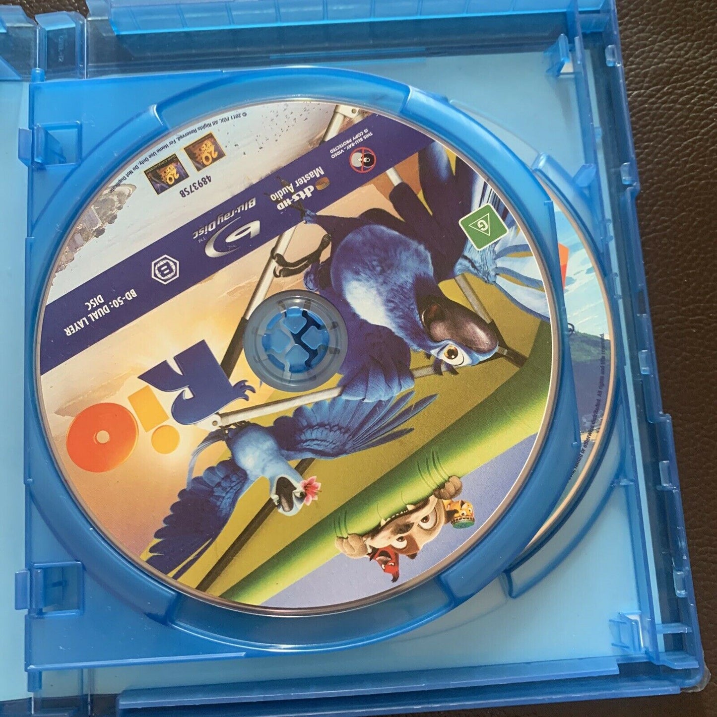 Rio (Bluray + DVD, 2011, 2-Disc) Anne Hathaway, Jamie Foxx Region B